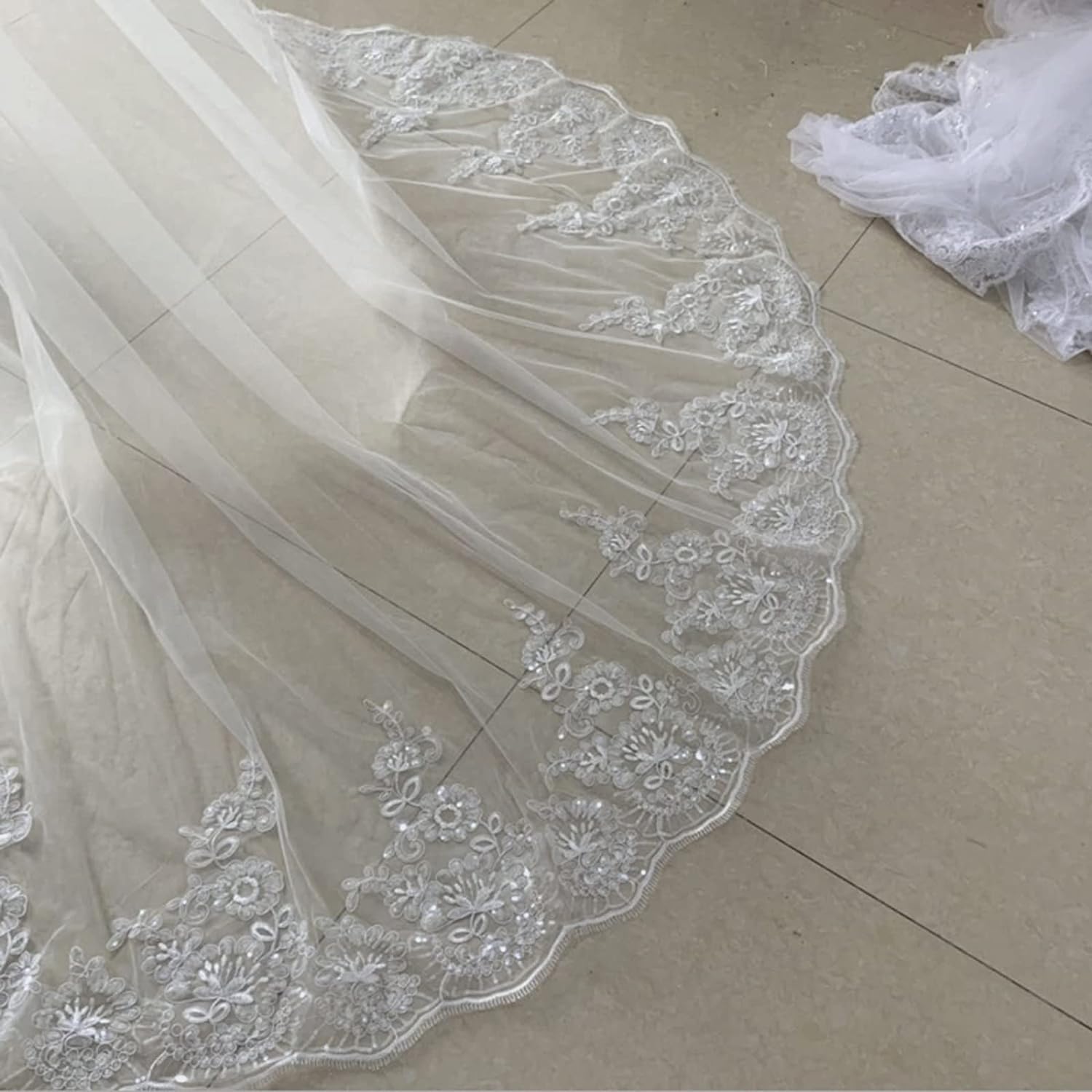 Bridal Veil Veils Lace Floral Rhinestones Ruffle Edge Cape Bridal Tulle Shawl Ultra-Long Bridal Veil 250cm - 500cm Bridal Tulle Veil Breathable