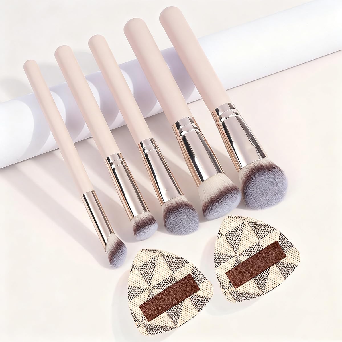 8-piece Makeup Brush Set with Powder Puff Made of Comfortable Materials That Won't Irritate Suitable for Foundation Blush and Eyeshadow(Complexion)
