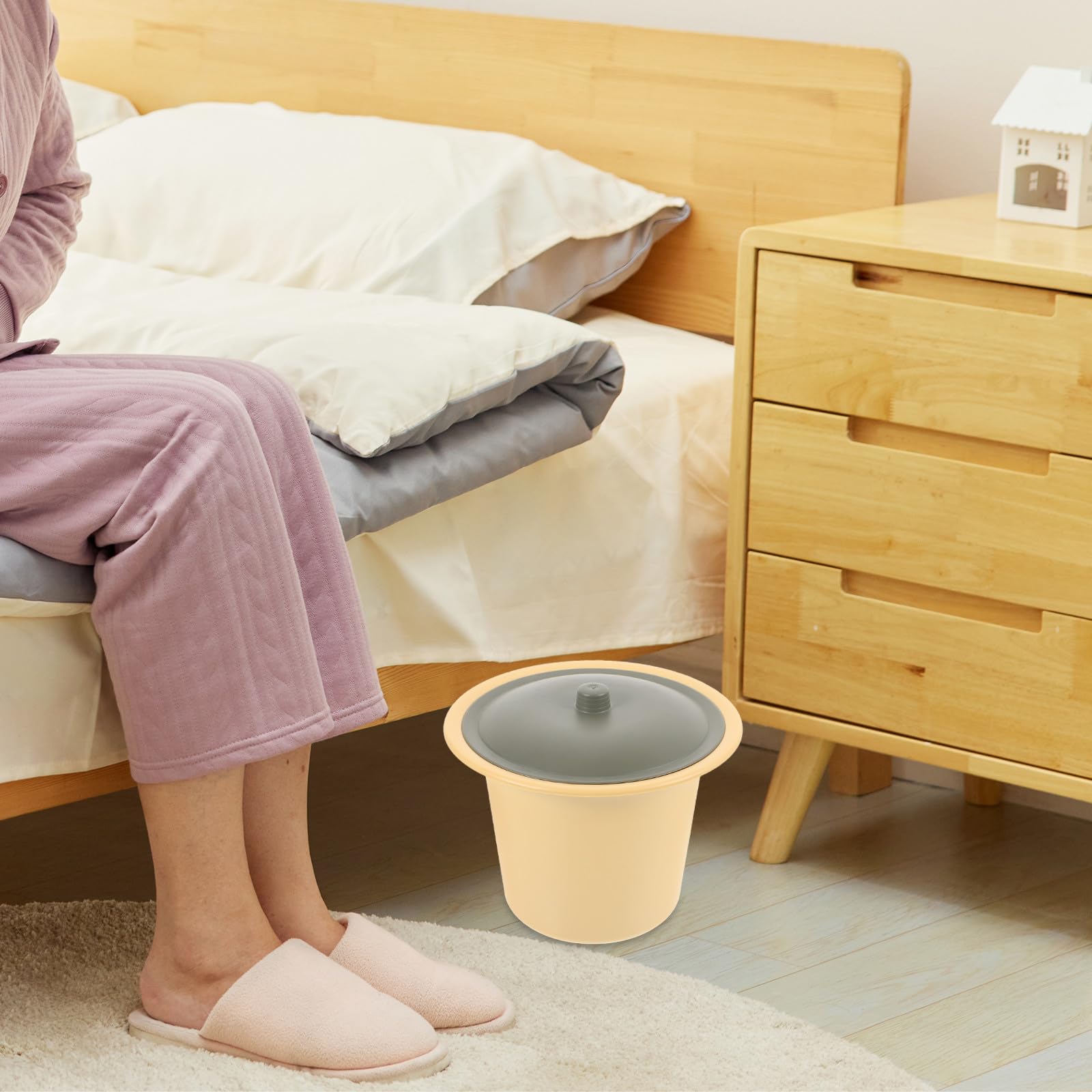 Bandeja portátil de plástico reutilizable con tapa para personas mayores y adultos, solución de orinal de viaje y hogar, diseño cómodo e higiénico para un uso fácil