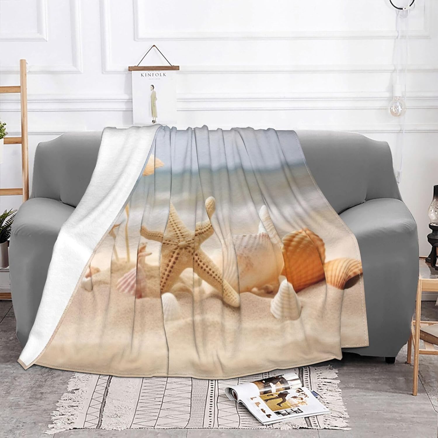 Seashells Starfish On Beach Printed Flannel Blanket, Soft and Comfortable, Anti-Pilling, Very Suitable for Home and Travel