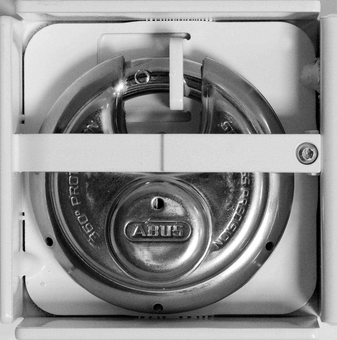 ABUS 141/200 Integral Van Lock with 26/70 70mm Diskus Padlock - White