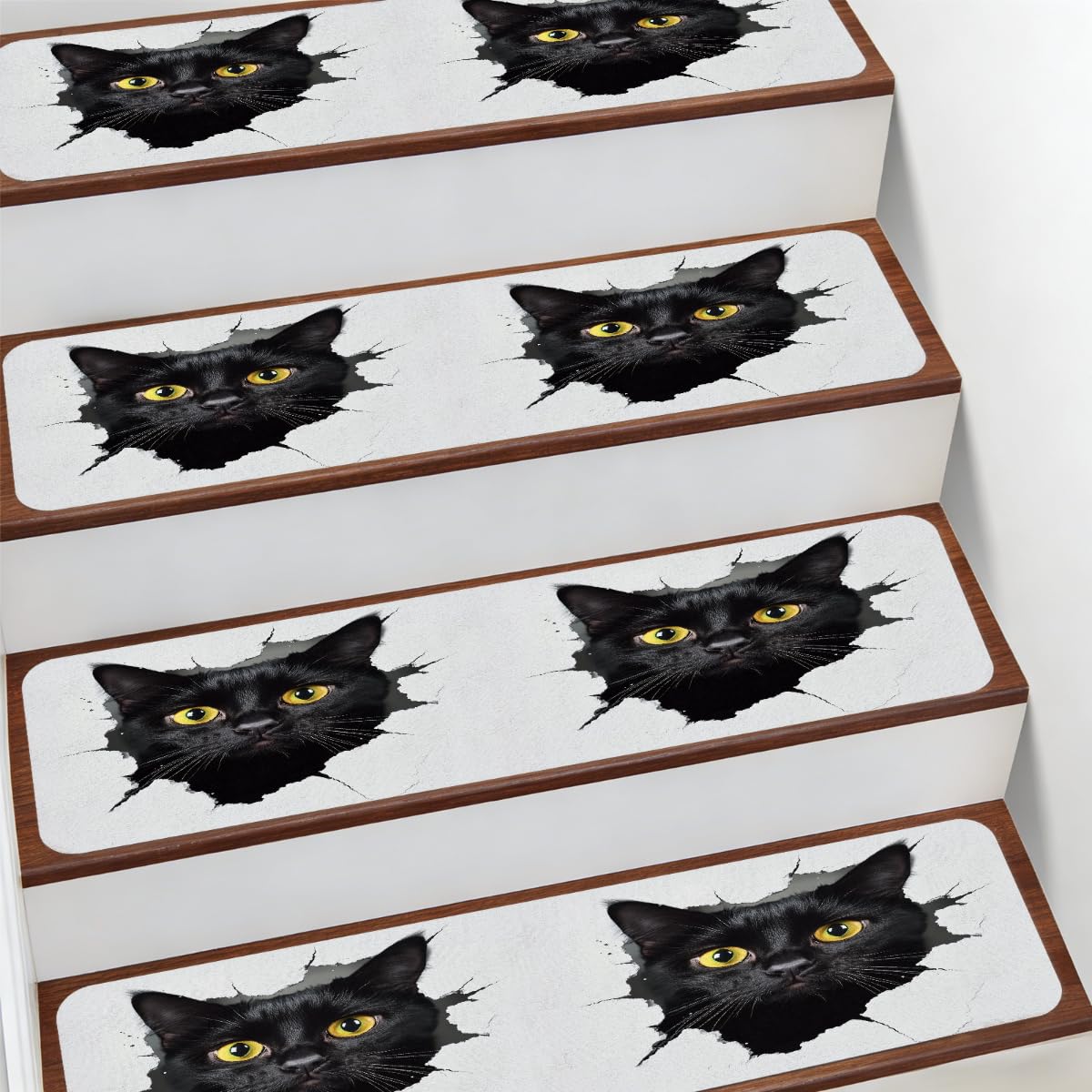 Protectores de escalera para ancianos y mascotas solucionan peldaños resbaladizos