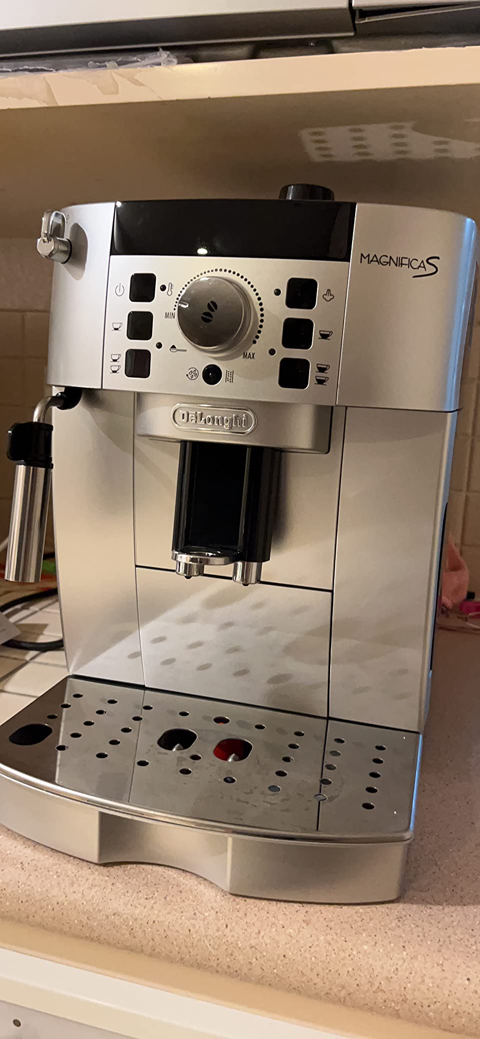 De'Longhi Magnifica, Automatic Coffee Machine ECAM22110SB