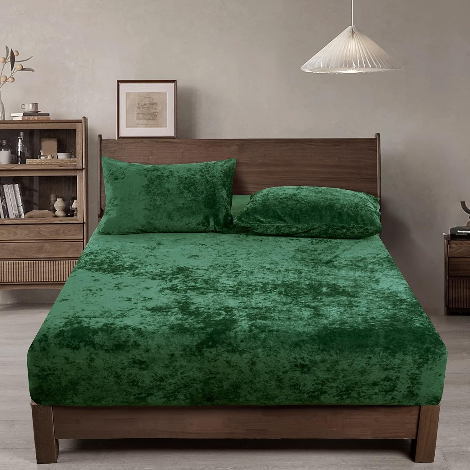 PHF Truly Velvet Fitted Sheet Queen Size 1 Pack Luxury Super Soft Cozy Comfy Flannel Bed Sheets with 15'' Deep Pocket Suitable for Fall Winter and Spring No Pillowcases Emerald Green