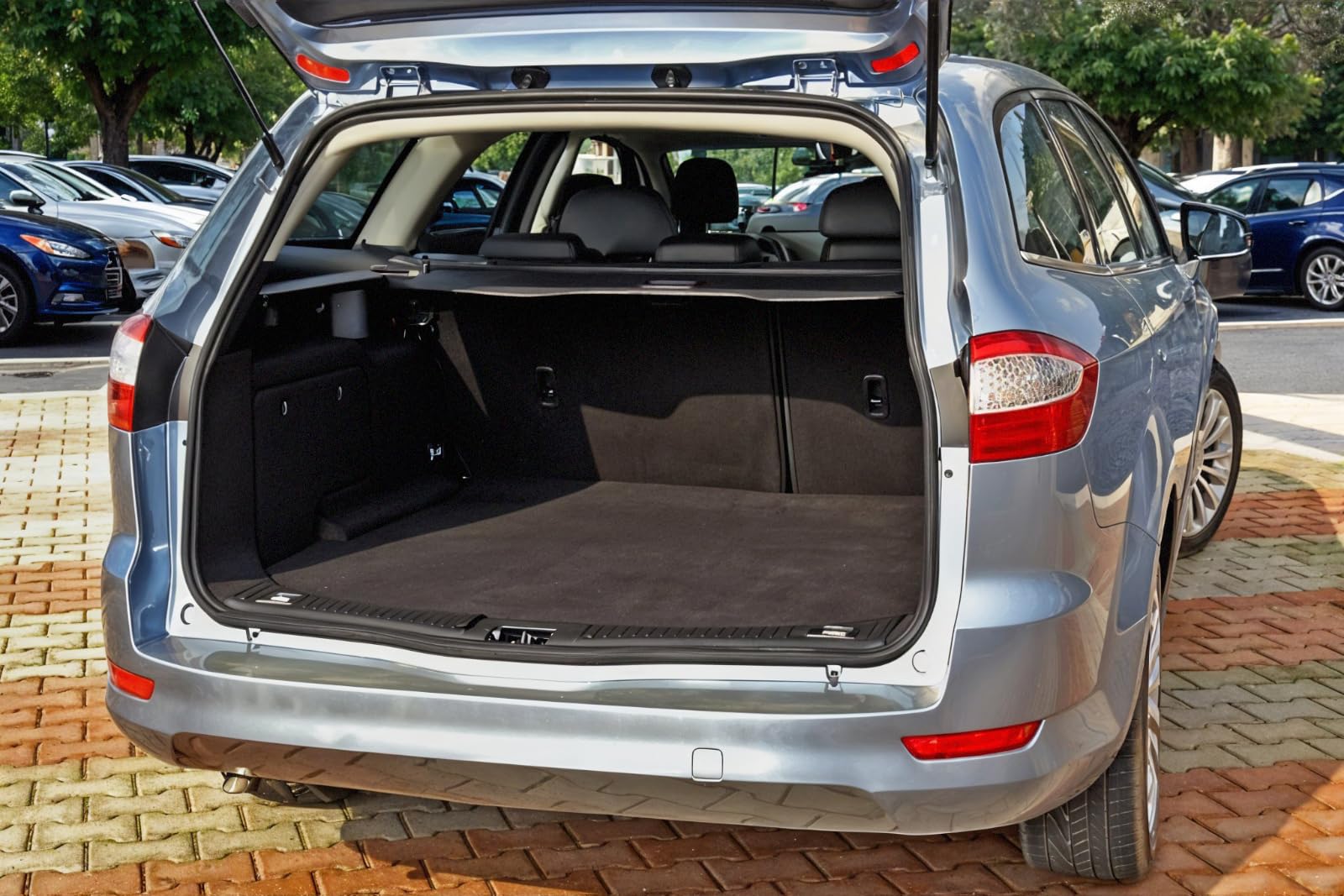 Kofferraumabdeckung Laderaumabdeckung mit Halterungen – Kofferraum Rollo Gepäckraumabdeckung passend für Ford Mondeo MK4 IV 2007-2010 Kombi 7S71-N55066-AG