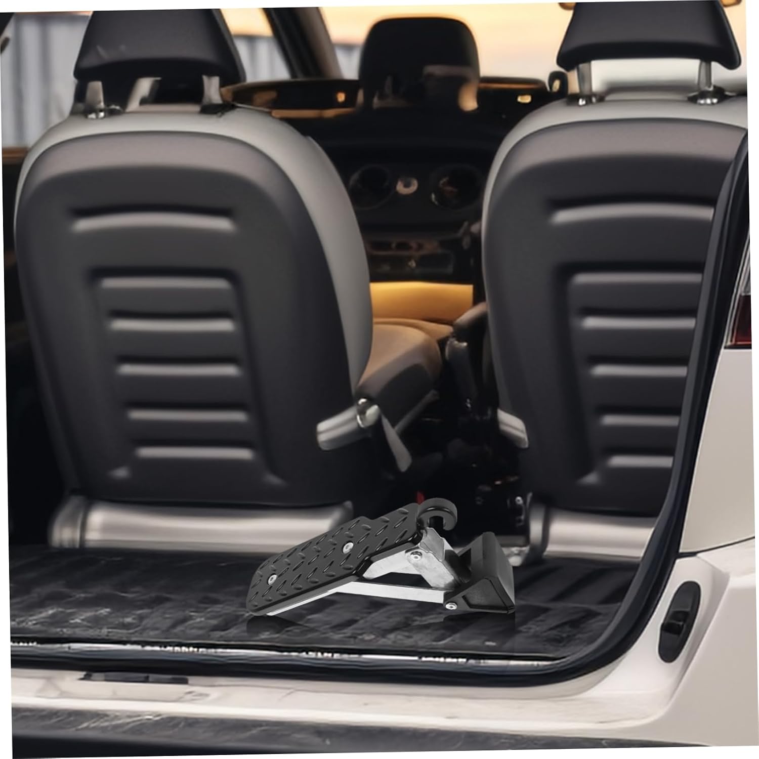 Adjustable Car Door Step Pedal for Roof Access Folding Design Easy Installation for Suvs and Trucks Portable and Space-Saving for Enhanced Vehicle Accessibility