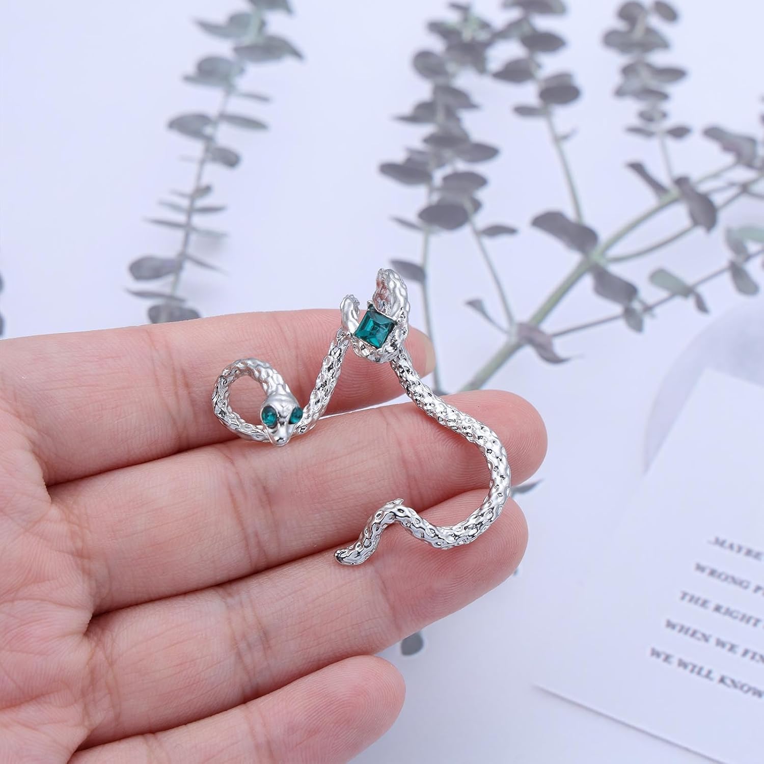 Vintage Emerald Snake Ear Cuff Earrings Silver Snake Cuff Wrap Earrings Green Serpent Cuff Clip Earrings Punk Snake No Piercing Earrings Jewelry for Women