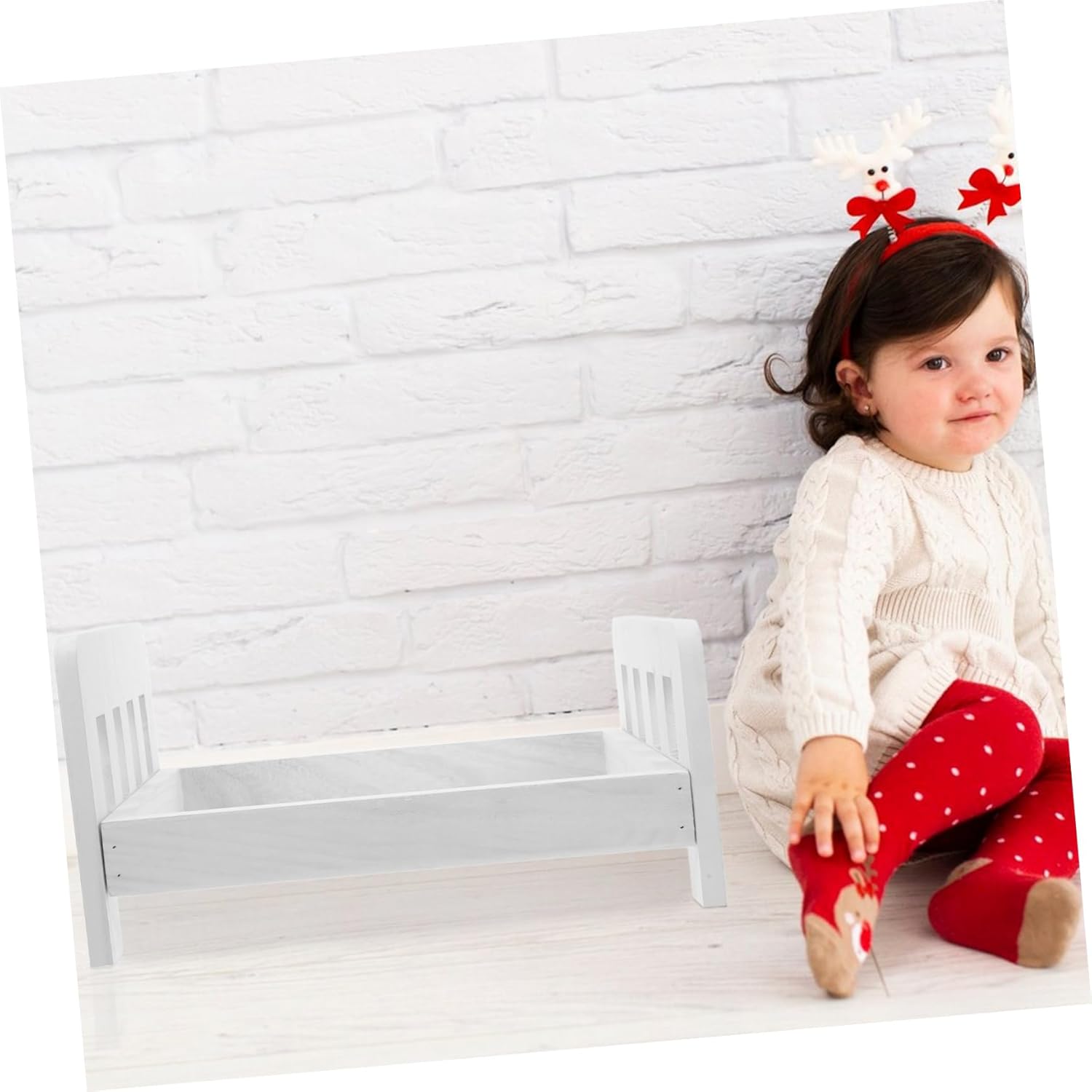 Cabilock Vintage Newborn Photography Mini Bed Prop Creative Distressed Design for Boys and Girls for Photoshoots and Capturing Special Moments and Reliable Accessory