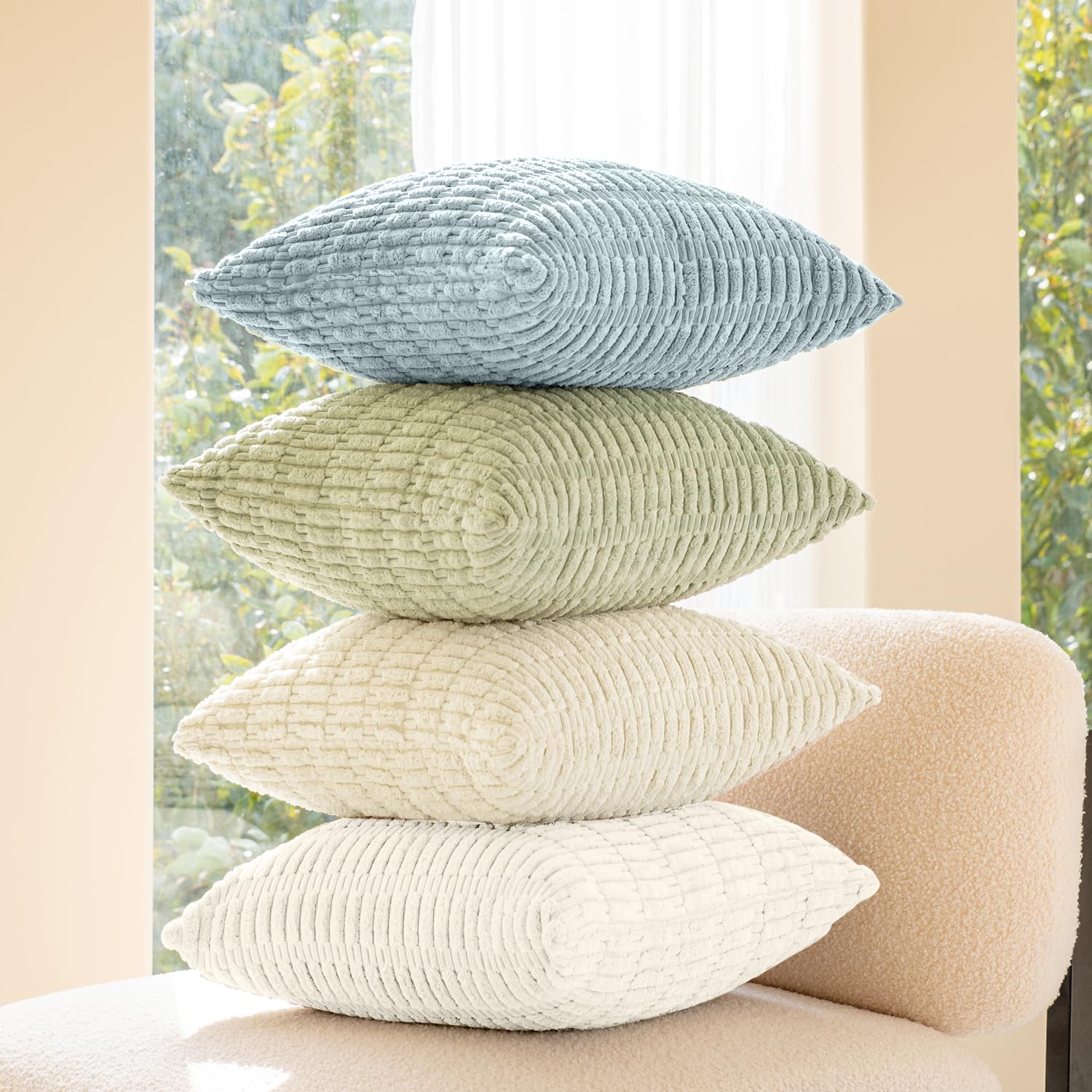 Softalker Juego de 4 fundas de almohada de pana de 18 x 18 pulgadas, suaves y bohemias a rayas de primavera, fundas de cojín decorativas modernas para sofá, dormitorio, sala de estar (sin rellenos),