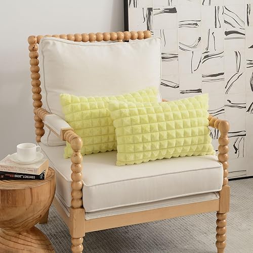 Miniatura 21 de FUTEI Juego de 2 fundas de almohada decorativas color camello de 18 x 18 pulgadas, fundas de cojín cuadradas, piel sintética de conejo esponjosa