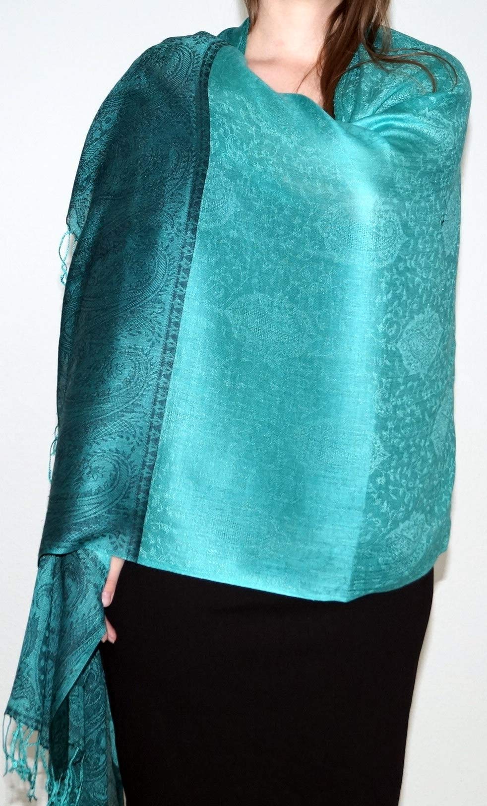 Handgewebter Kaschmir Schal in Ozeangrün Farbe für Klassische Damen mit klassischen Outfits und geschmack - 75cm x 200cm