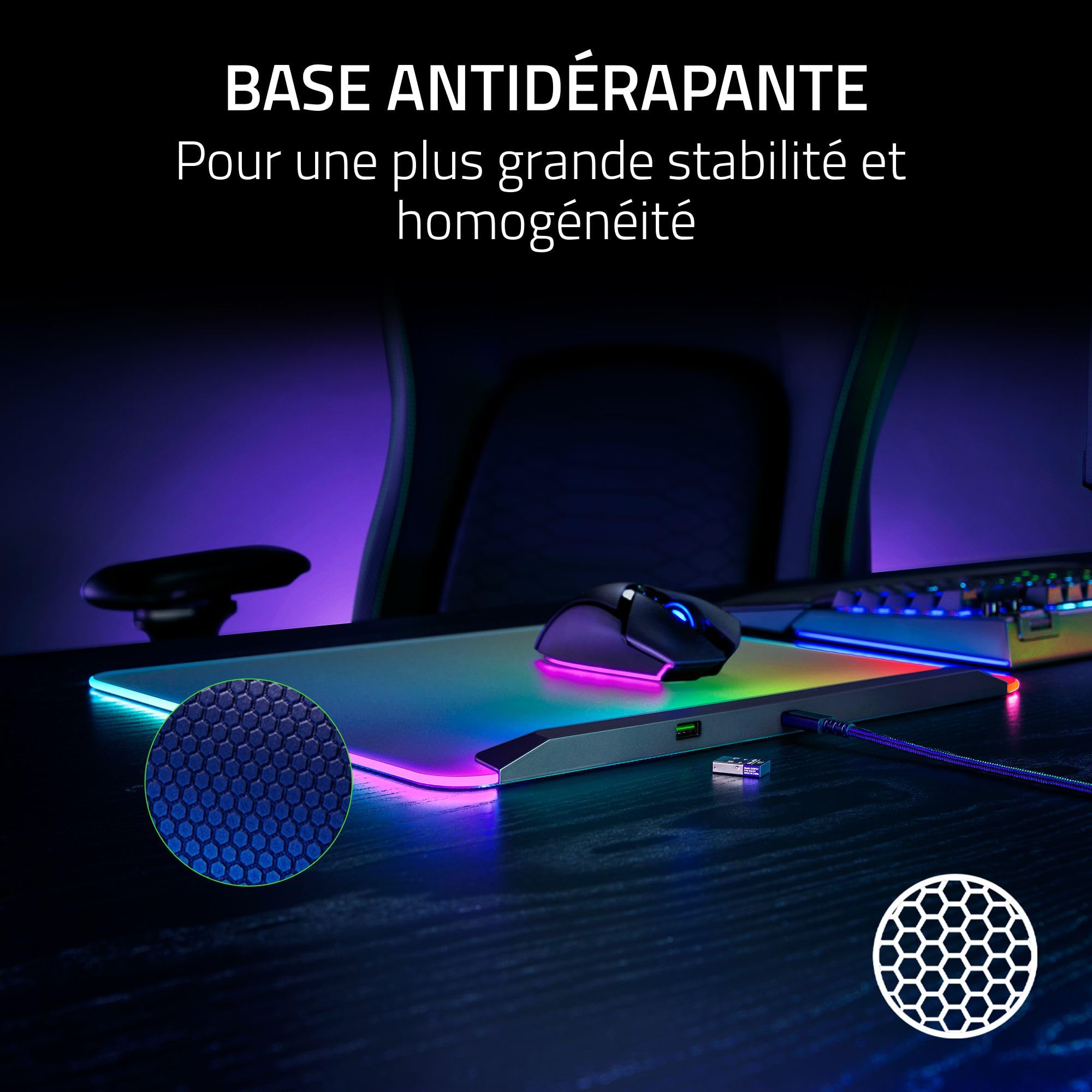Razer Firefly V2 Pro - Tapis de Souris de Jeu rétroéclairé RGB - Port USB intégré (éclairage LED 15 Zones, Surface texturée Micro-gravée pour Un Suivi Optimal, câble USB-C détachable) Noir