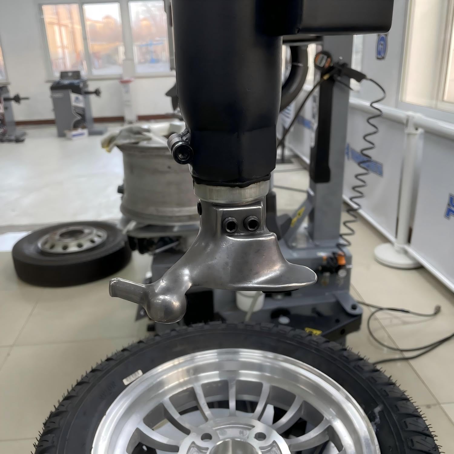 (30mm Straight Hole) Tire Changer Motorcycle Duck Head, Attachment Duckhead for Tire Changing Machine, Replacement Duckbill, Mount Demount Tool, Stainless Steel Tyre Accessory