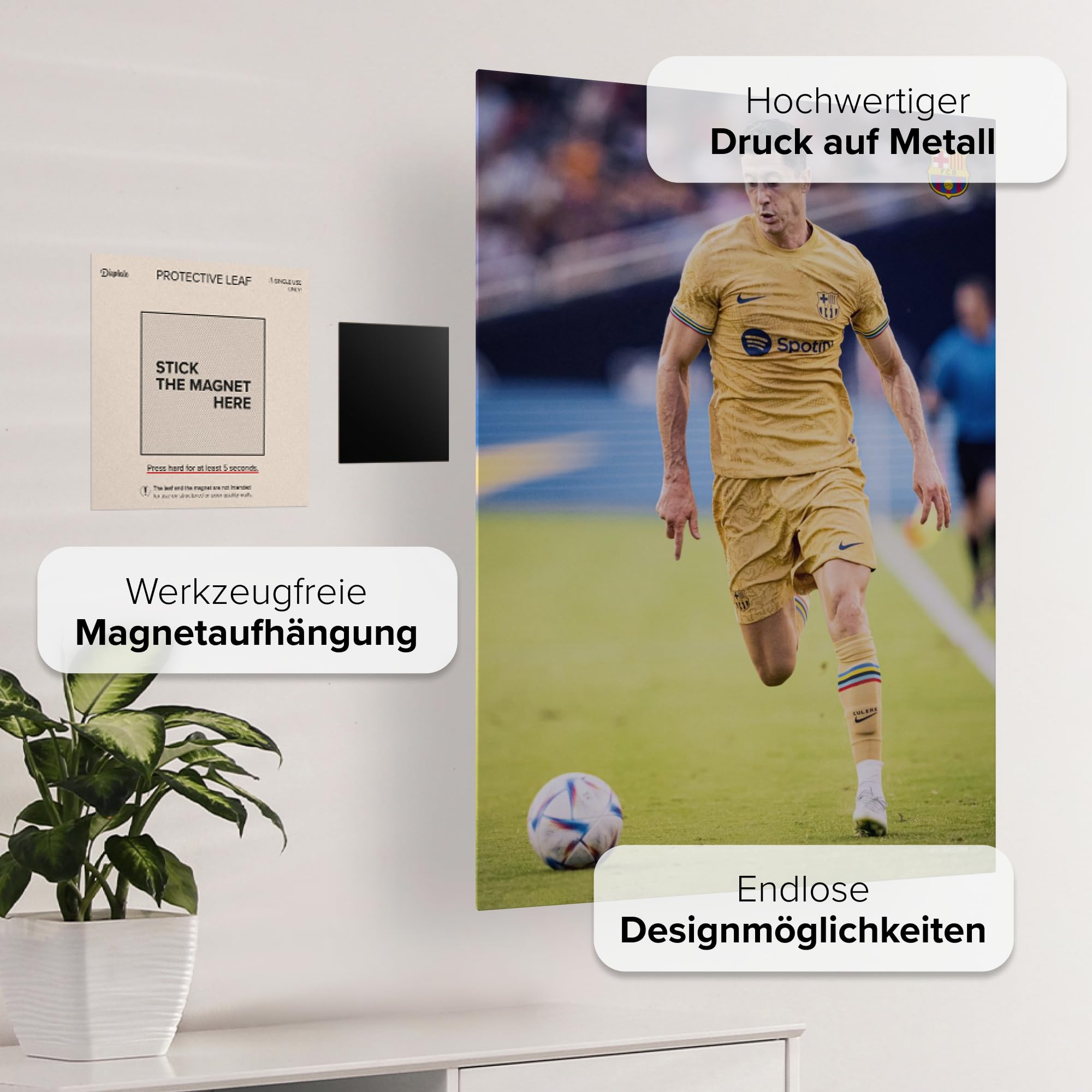 Displate - Poster in metallo – montaggio magnetico – FC Barcelona – 2023 FCB – Robert Lewandowski – Dimensione M – 32 x 45 cm opaco
