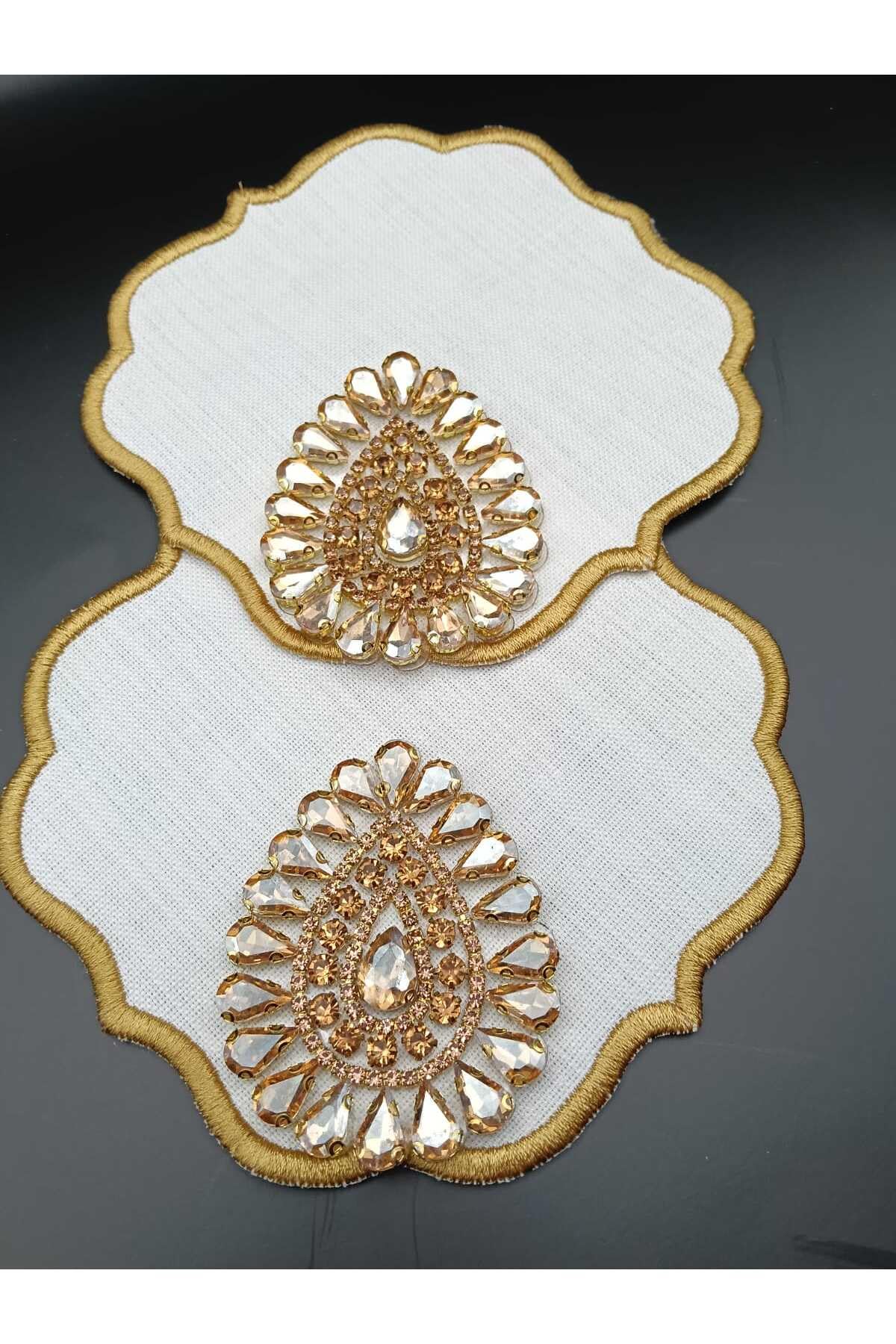 Serviettes de présentation SODEF en lin et pierres pour sublimer une table de fête terne