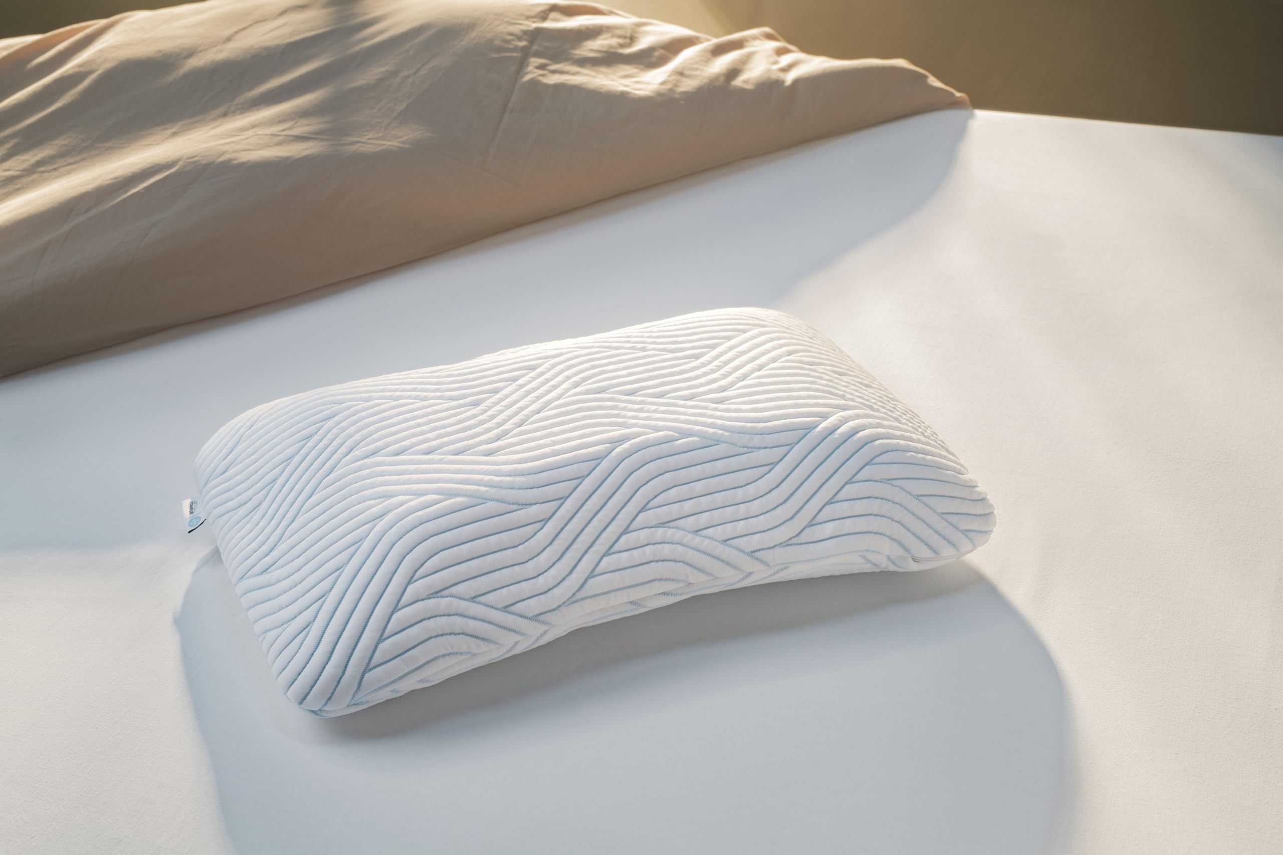 TEMPUR Symphony SmartCool poduszka do spania z pianki z pamięcią kształtu, ergonomiczna poduszka pod szyję dla osób śpiących na plecach i na boku, rozmiar S (63 x 43 x 11 cm), biała