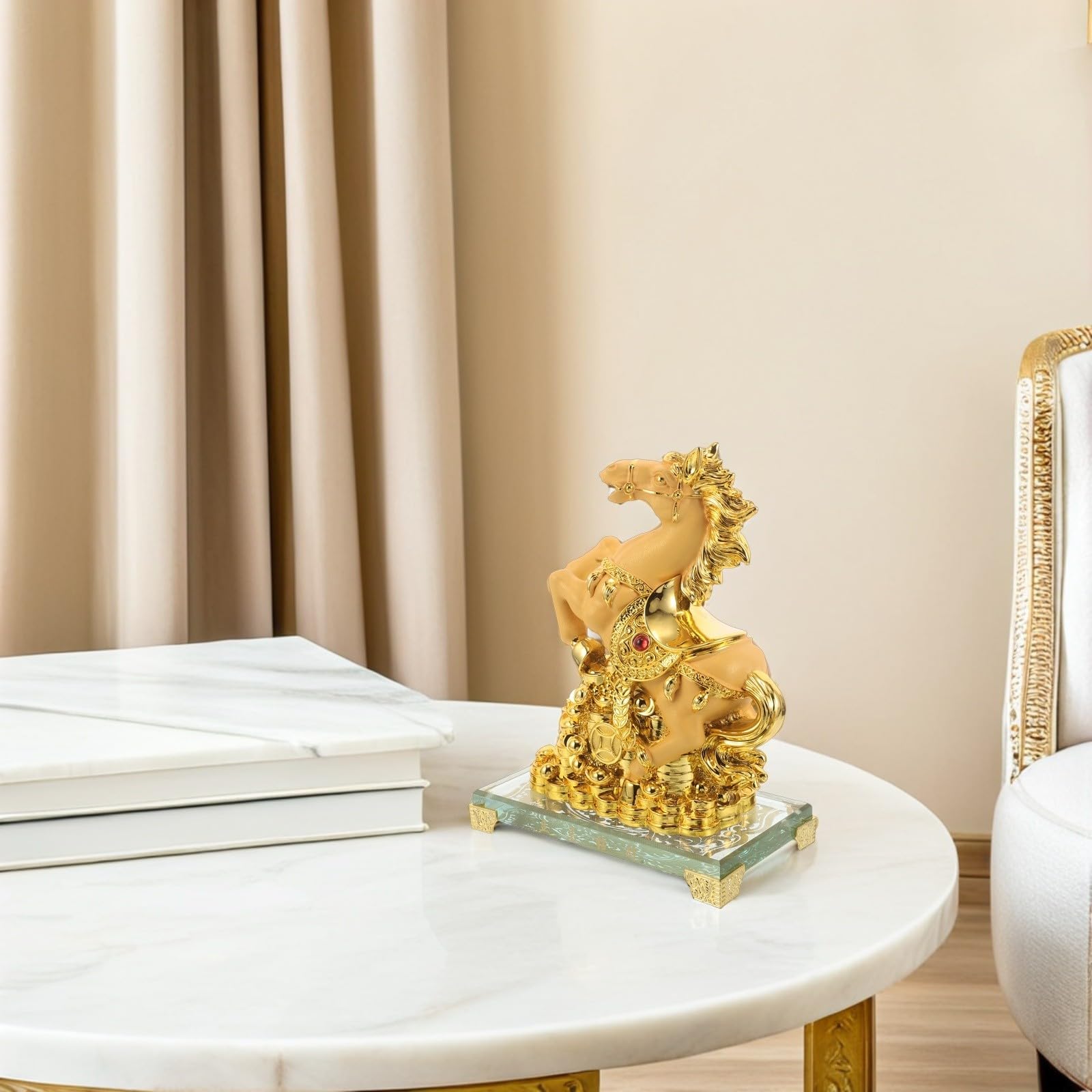 BESTonZON Chinesische Feng Shui Pferdestatue aus Kunstharz in Gold mit Lebensechten Details und Platzsparendem Design für Wohnzimmer und Frühlingsfest Dekoration