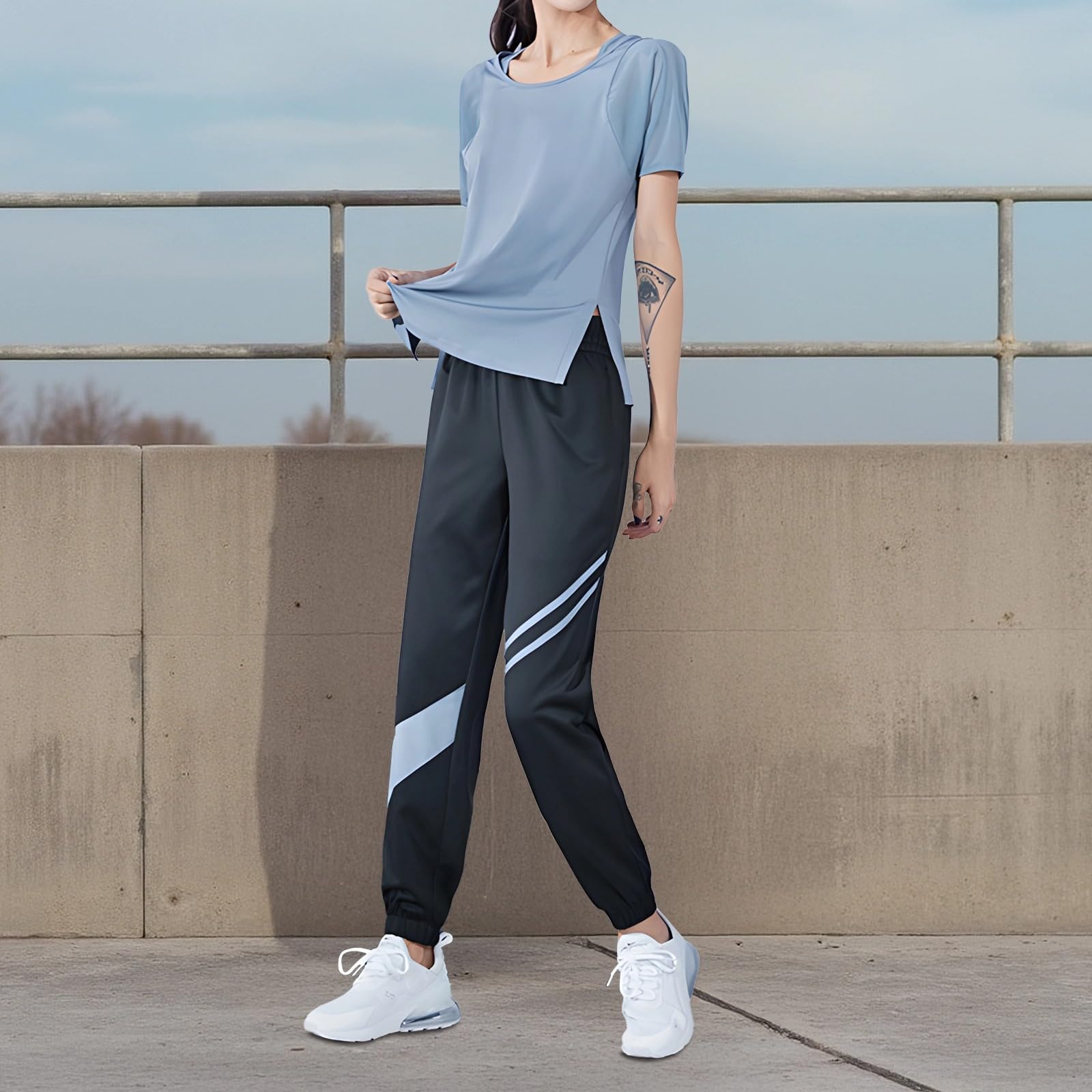 Conjunto de entrenamiento genérico de 3 piezas para mujer, incluye brasier deportivo, camiseta de manga corta, leggings, conjunto de traje de yoga, diseño morado y negro, tela transpirable de