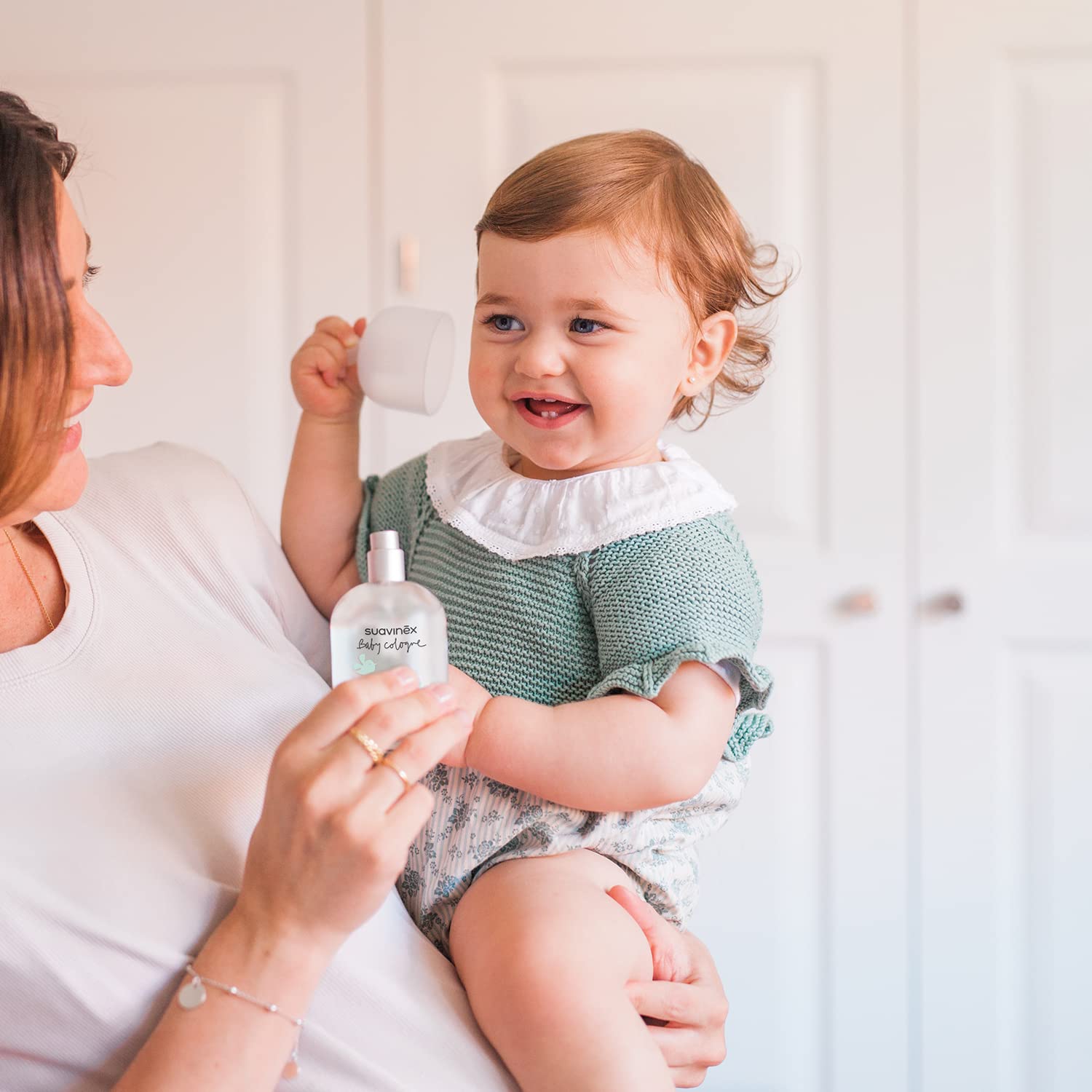 Image secondaire de Suavinex Panier cosmétique pour nouveau-né avec Crème de change 75 ml, Lotion hydratante pour le corps 500 ml, Parfum Baby Colog