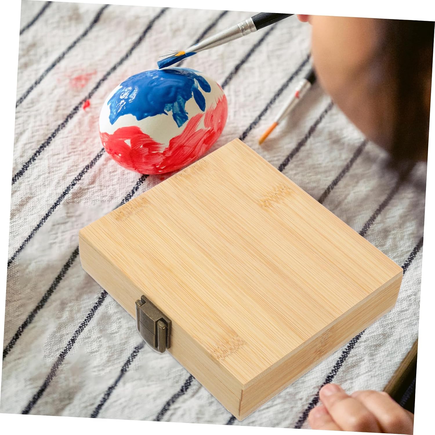 Empty Watercolor Paint Palette Box Wooden Color Mixing Tray with Lid Compact Travel Storage Case for Artists Students Hobbyists Versatile Organizer for Watercolor Paints