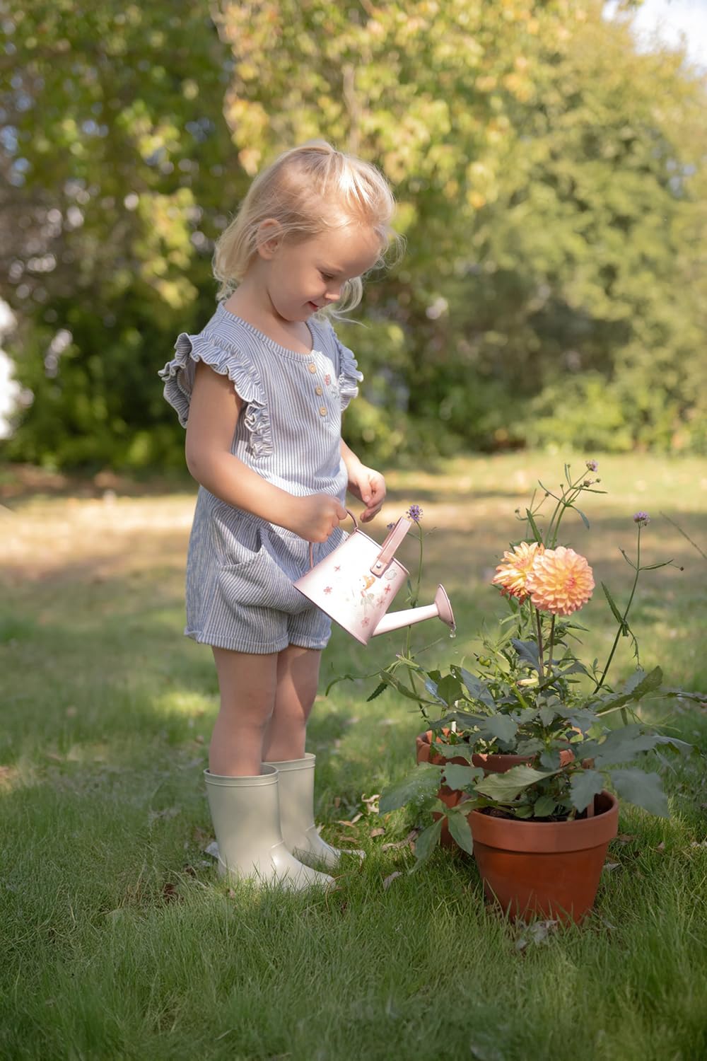 Little Dutch Gartengeräte Set - Gartenspielzeug für Kinder - inklusive Tasche, Handschuhe, Gießkanne, Schaufel, Harke, Pflanzenstecker - 10-teilig - Fairy Garden rosa