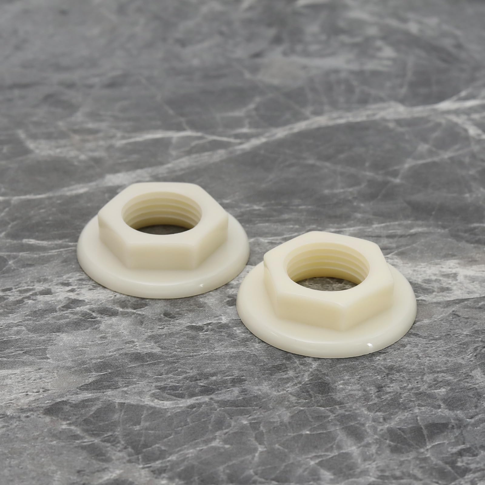 EMSea 4 Piezas Tuerca Trasera Grifo de Fregadero 1/2 "BSP Tuercas Traseras Plástico Accesorios Grifos de Lavabo Baño Mezcladores Tuercas Traseras con Bridas Redonda Herramientas Hogar Color Blanco