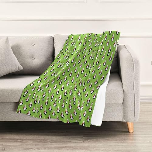 Miniatura 5 de Mantas de viaje de felpa verde pingüino de Navidad, mantas y mantas acogedoras y acogedoras de 60 x 90 pulgadas para campamento, sofá, dormitorio