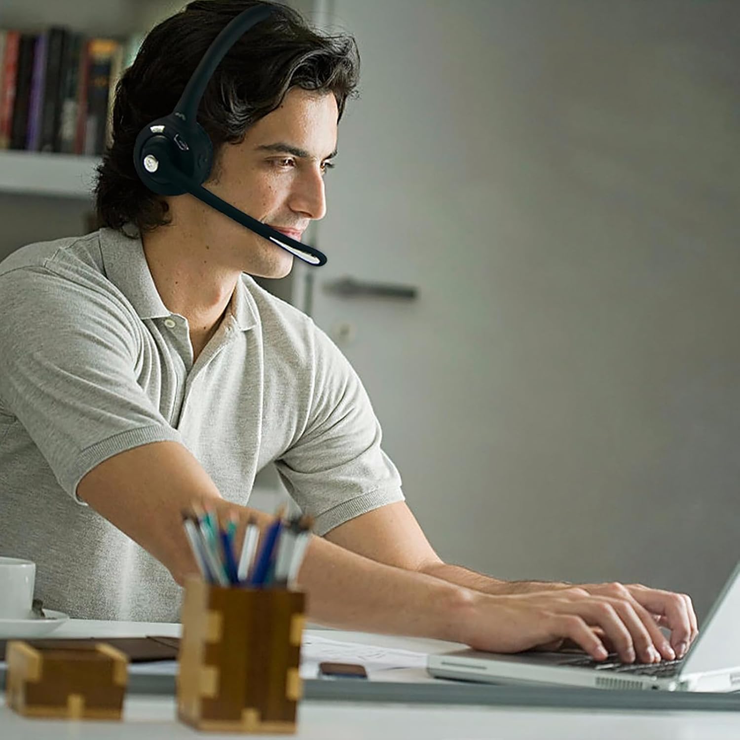 Bluetooth Headset, Single Ear Wireless Headset with Noise Canceling Microphone for Truck Driver/Call Center/Computer/Laptop - Image 4