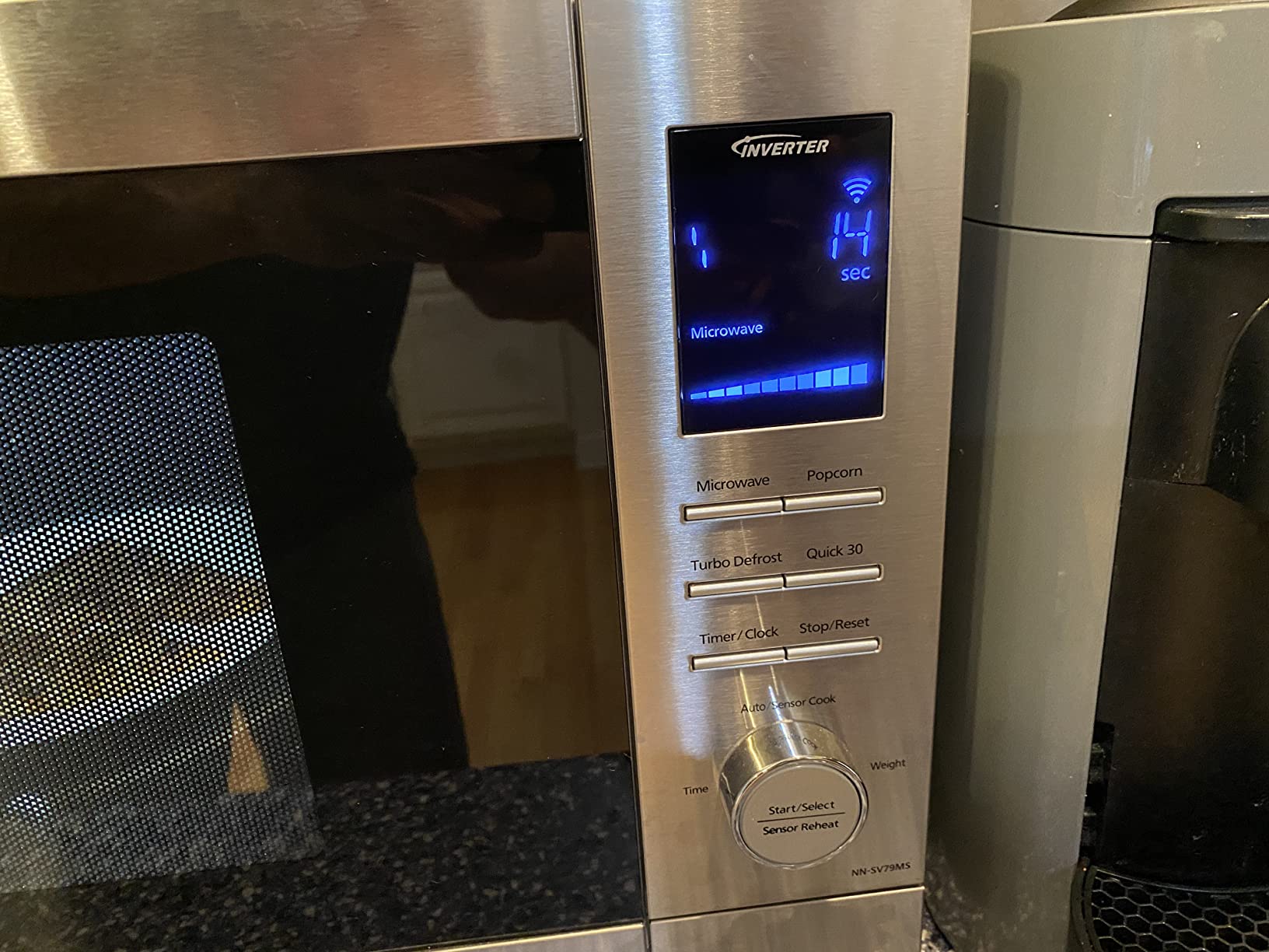 50/mo Finance Panasonic NNSV79MS 1.4 cu.ft Smart Inverter Works