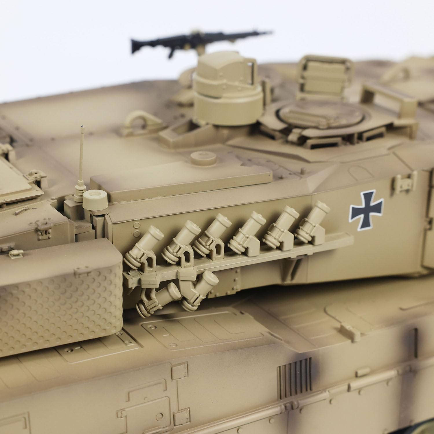 TD 1/16 RC Infrared Battle Tank German Leopard2A7 Electric Military Tank Remote Control Infrared Battle System Smoke Unit