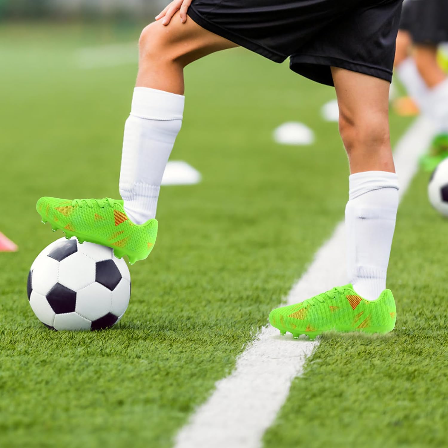 Soccer Cleats for Boys Girls Youth Lightweight Athletic Soccer Shoes for Outdoor Training and Games
