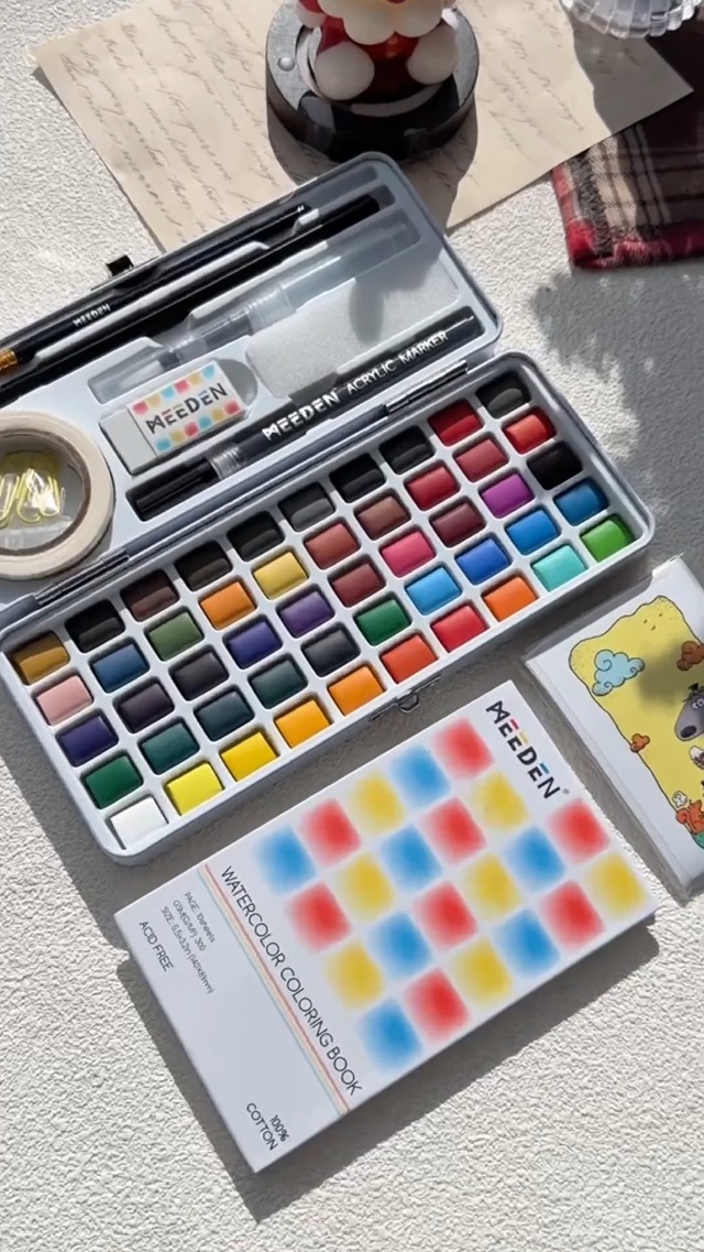 MEEDEN Diane Antone Ensemble de peinture aquarelle portable 48 couleurs avec 3 pinceaux aquarelle, pages de coloriage de doublure, papier aquarelle et cartes postales – Fournitures d'art pour adultes
