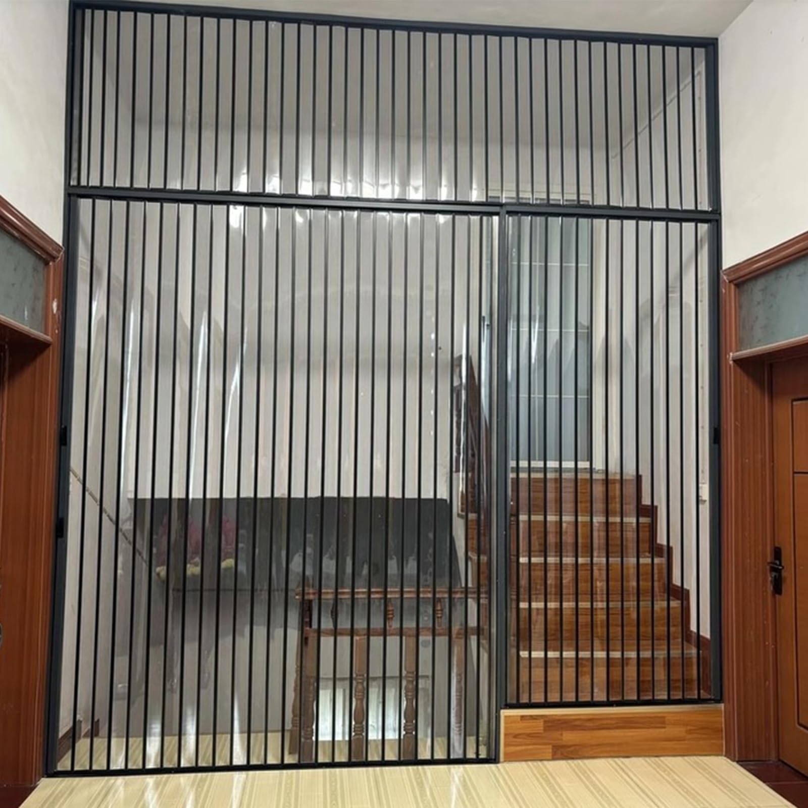 Porta a fisarmonica in acrilico con isolamento termico e superficie in PVC impermeabile per un facile montaggio in bagno o dispensa