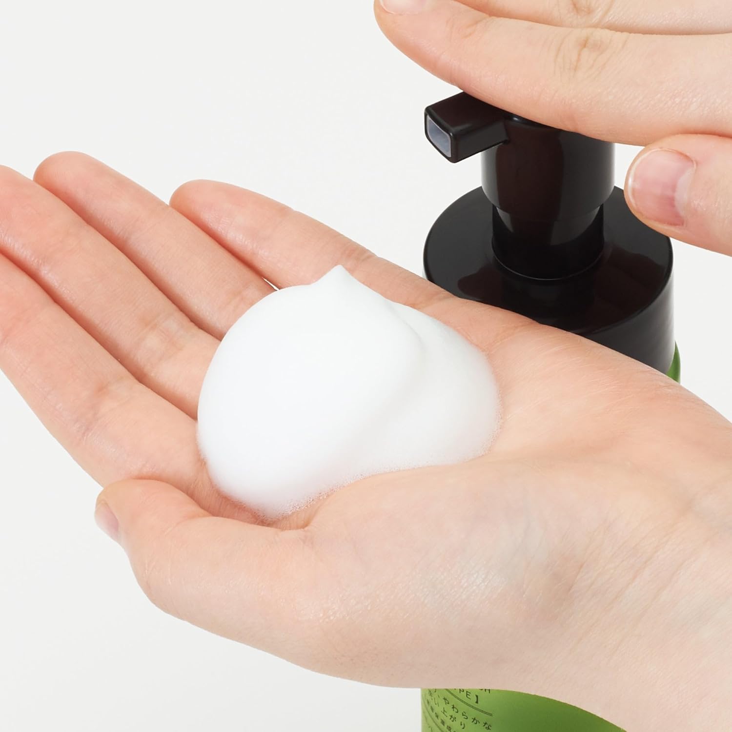 iroha Intimate Care Foam Type- Feminine Wash with Citrus & Bergamot | pH Balanced Refreshing Odor Control Hygiene Care for Women | Made in Japan 5 fl oz - Image 4