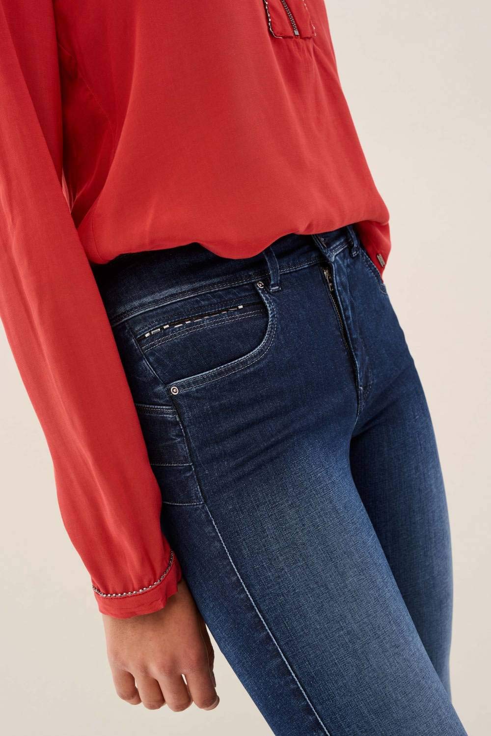 Salsa Vaqueros Secret Slim con Detalle de Brillo