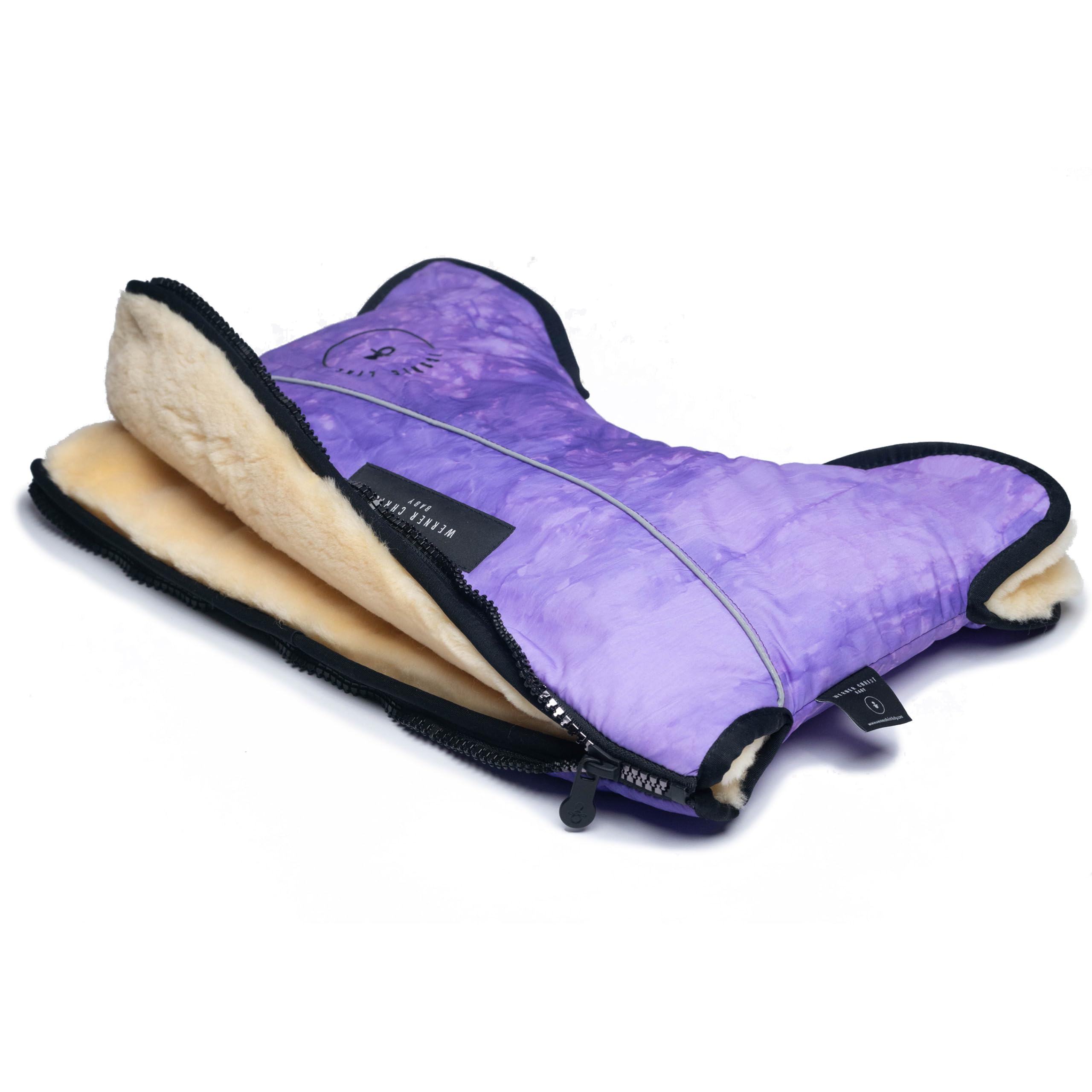Kinderwagen-Muff aus Lammfell von WERNER CHRIST BABY - MOFFY ICONIC LINE ist der ideale Handwärmer für Buggys aus medizinischem Fell, einfache Handhabung, Handmuff in violet