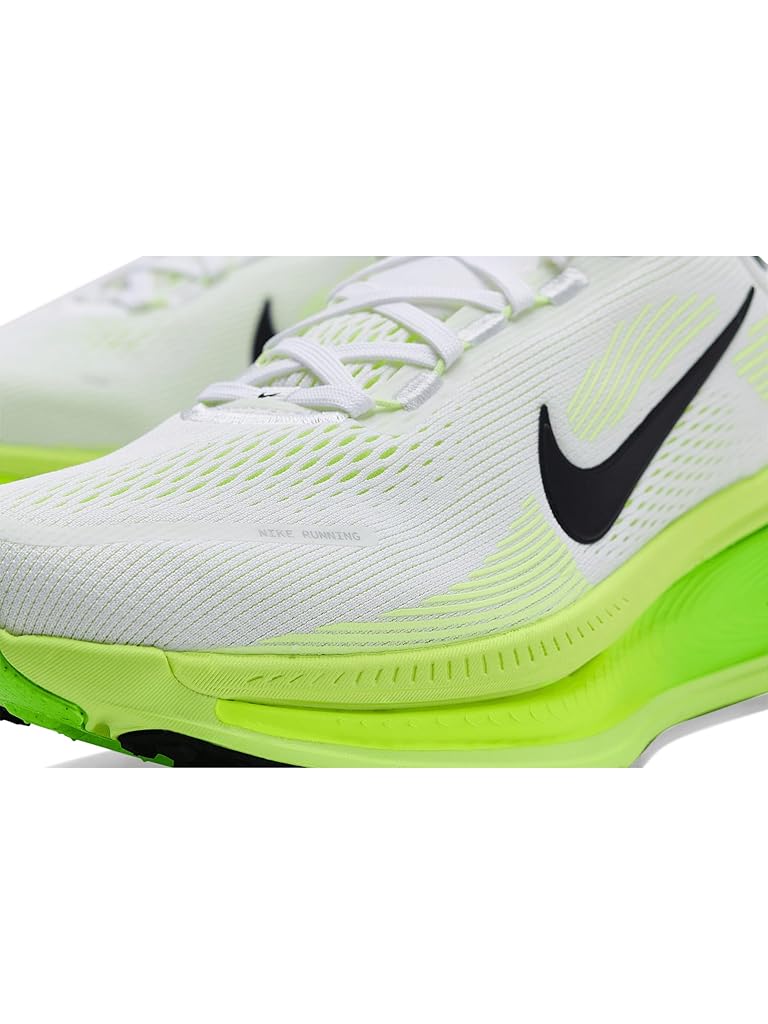 Black Nike Vomero 18