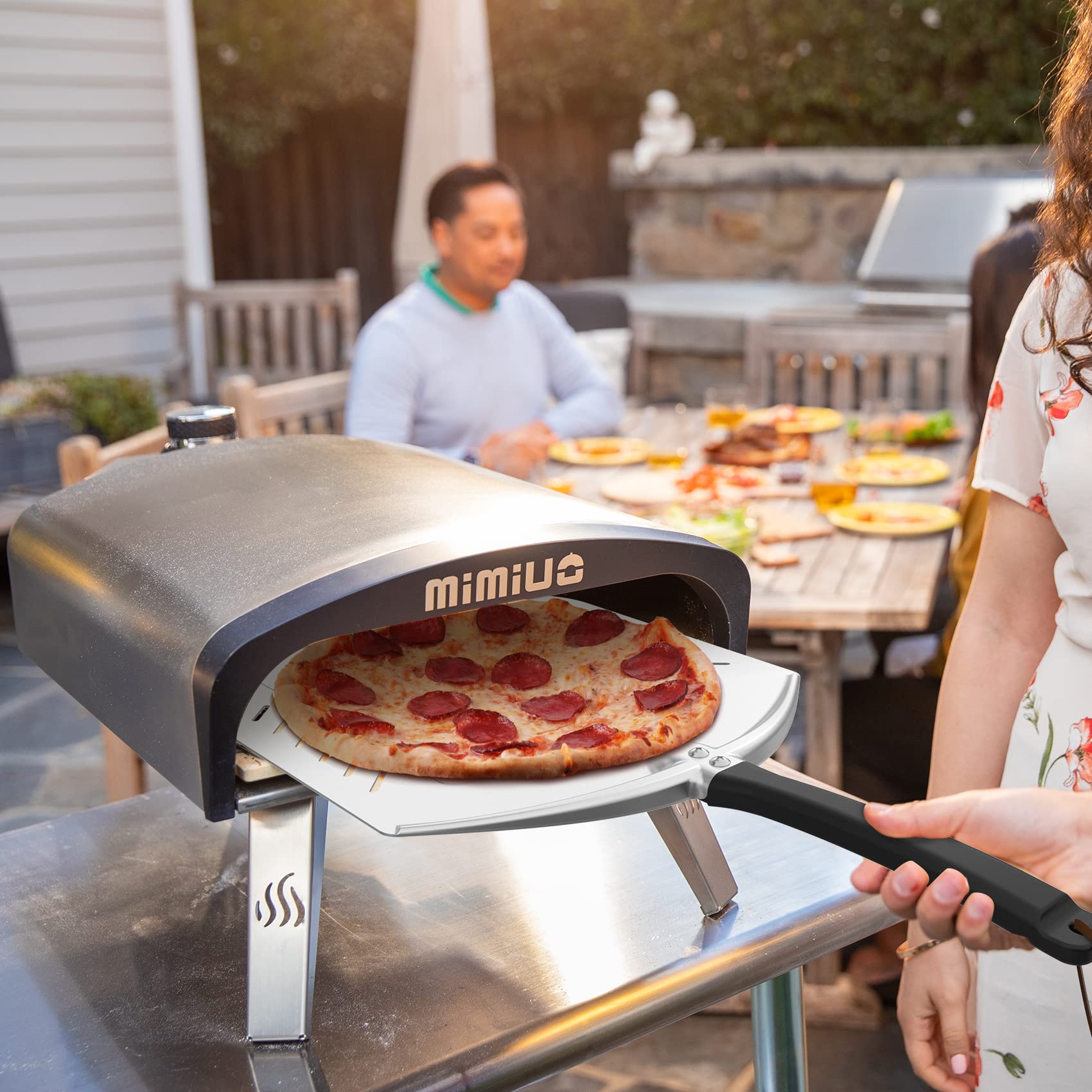 Mimiuo Pala para Pizza de Aluminio,Pala de Pizza Perforada,para Cualquier Horno de Parrilla de Pizza al Aire Libre o Interior,30.5×34.5 cm