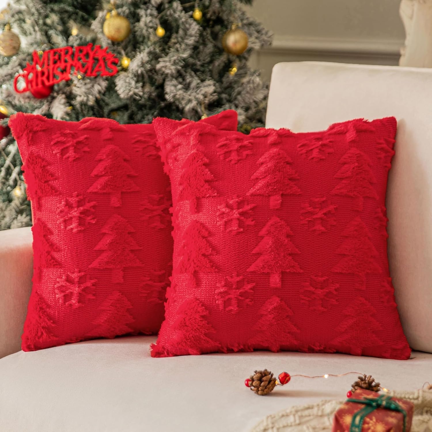 Pack of 2 Christmas Cushion Covers, Xmas Faux Fur Throw Pillow Cover Fluffy Soft Decorative with Snowflake, Christmas Tree and Elk Patterns Square Pillow Cases for Sofa Bedroom (Red-c, 40 x 40 cm)