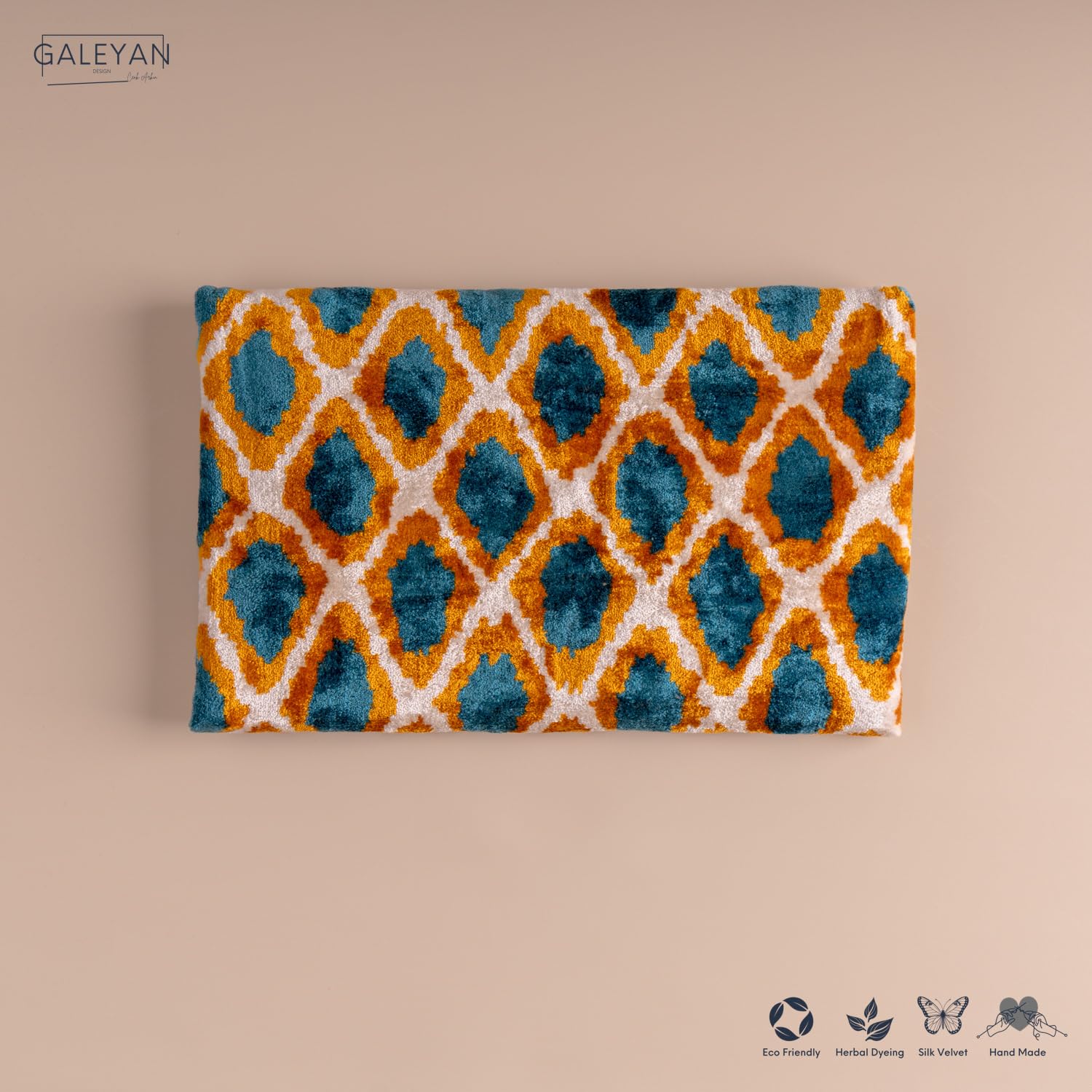 Pochette Ikat in velluto di seta fatta a mano, stile busta, design bohémien, motivo etnico, opzione cinturino a catena, pochette per feste serali, borsa premium, bianco sporco, turchese, oro