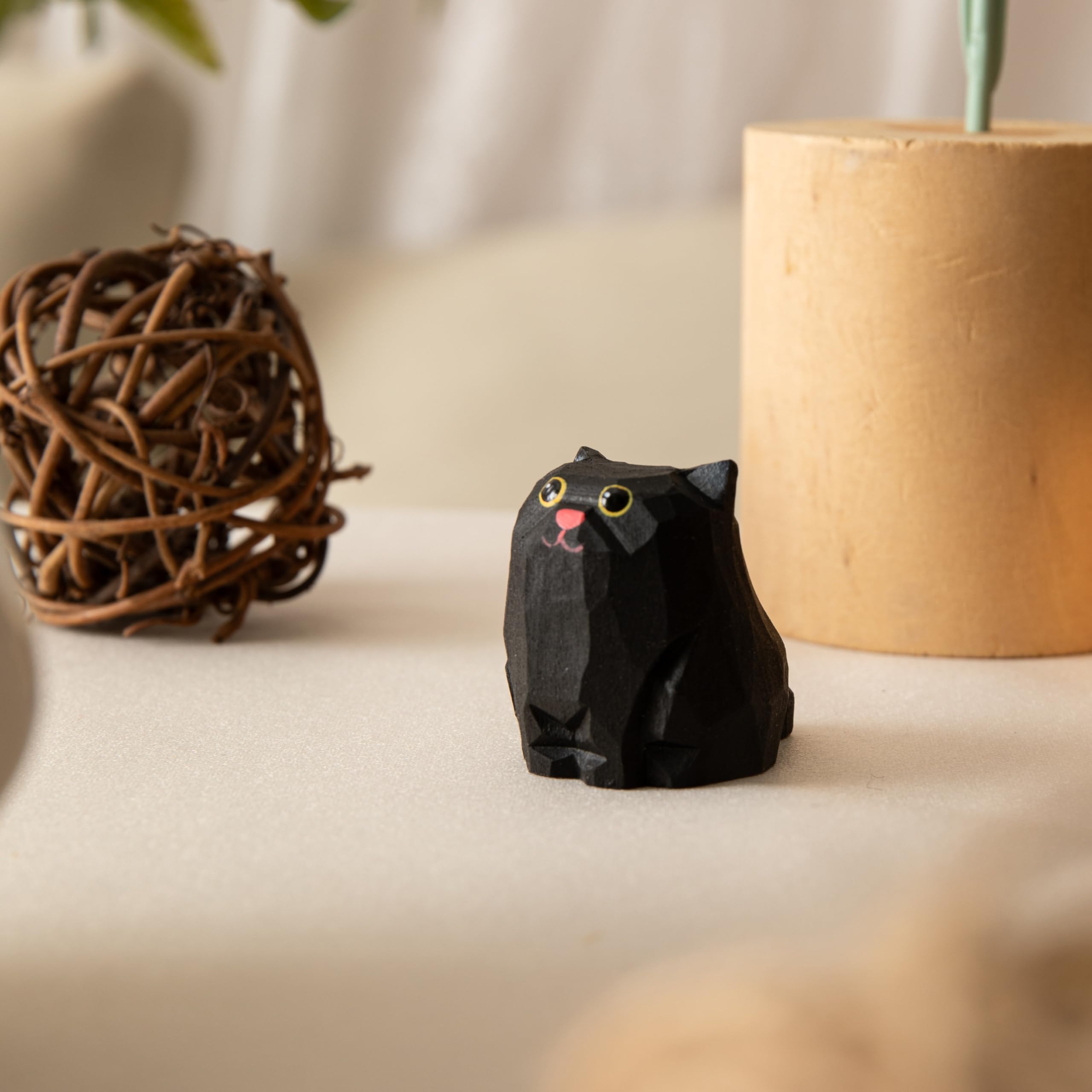 Amazon.co.jp: MegeFul かわいい小さな木製黒猫の置物、手作りの彫刻
