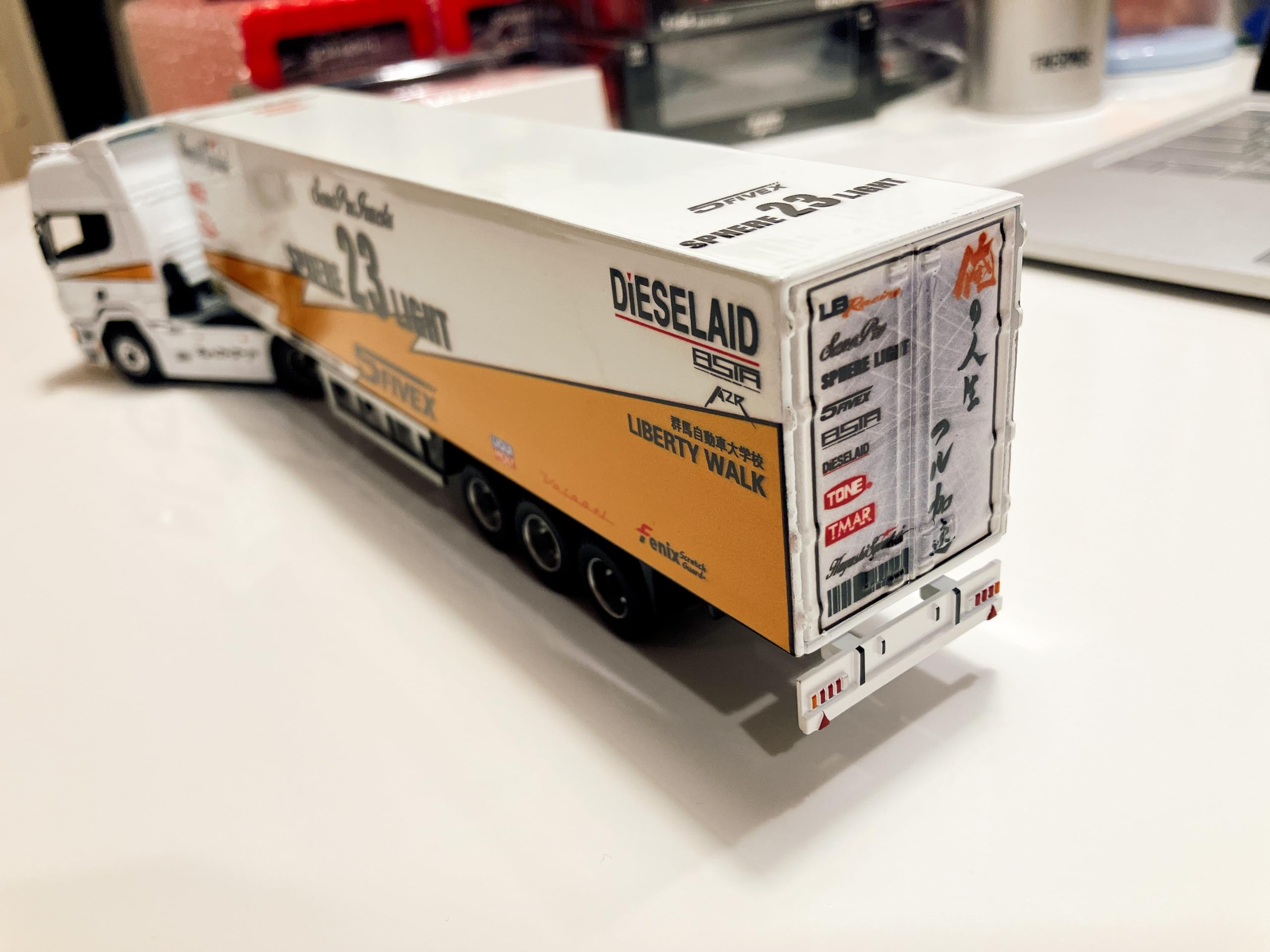 1/64 スカニア 新品 Flame 1/64 スカニア Scania Car Carrier トラック 積載車