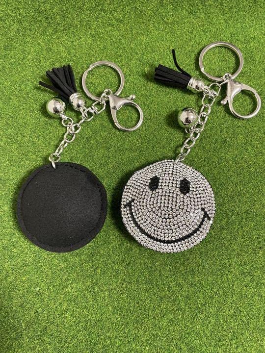 Amazon.co.jp: 両面 ニコちゃん キーホルダー キラキラトレンド