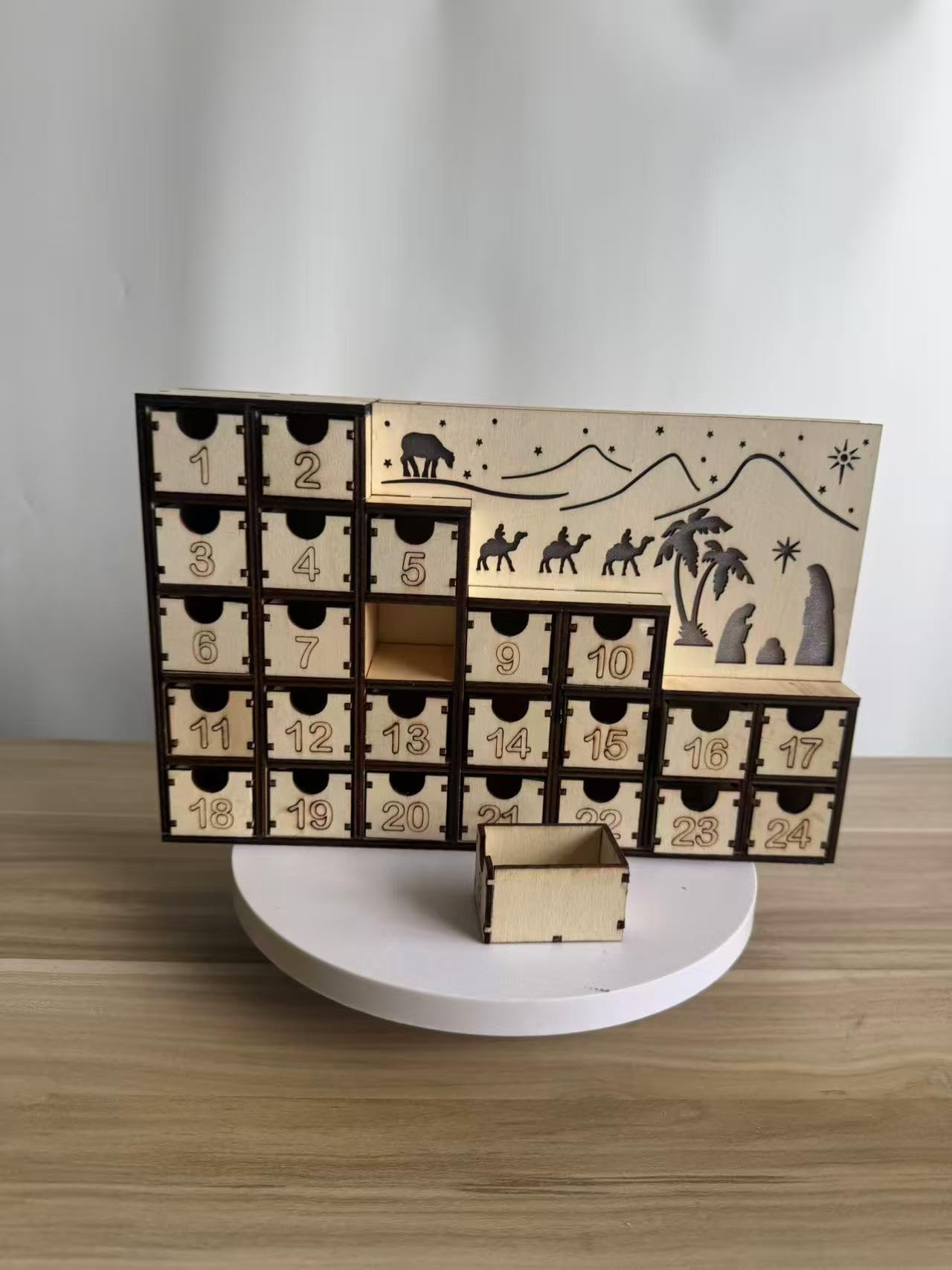 Weihnachtskrippen-Adventskalender aus Holz mit integrierten LED-Lichtern, Urlaubs-Countdown-Ornament & Wohnkultur aus Holz Weihnachten beleuchteter Adventskalender