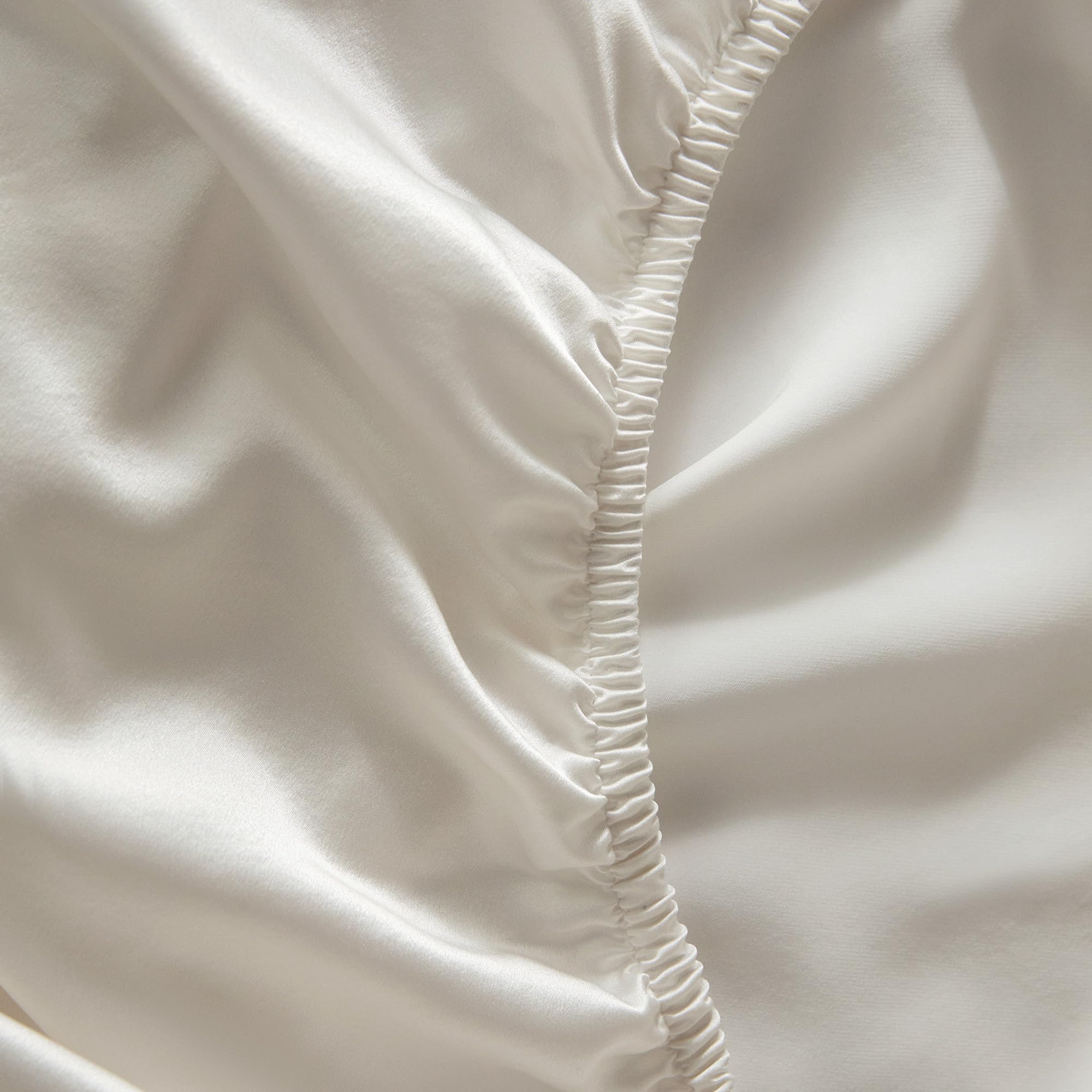 Amazon｜LilySilk 生シルク掛け布団カバー シームレス 100マルベリー19