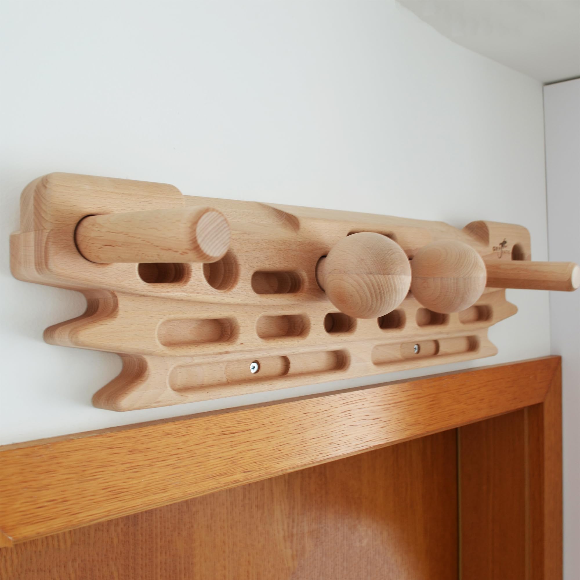 FingerPeg 1.0 Hangboard - Kletterbrett - Fingerboard - Pegboard Griffe - Buchenholz der Klasse A - mit Calisthenics-Stangen für Klimmzüge - einzigartiges Design - 120 kg Tragfähigkeit