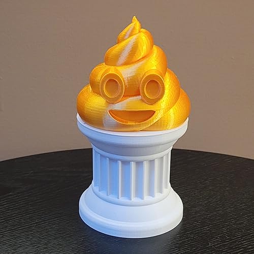 Znet3D Poop Emoji Trophy 6 pulgadas de alto en un pilar blanco Premio y regalo perfecto Hecho a mano con fabricación aditiva (oro seda)