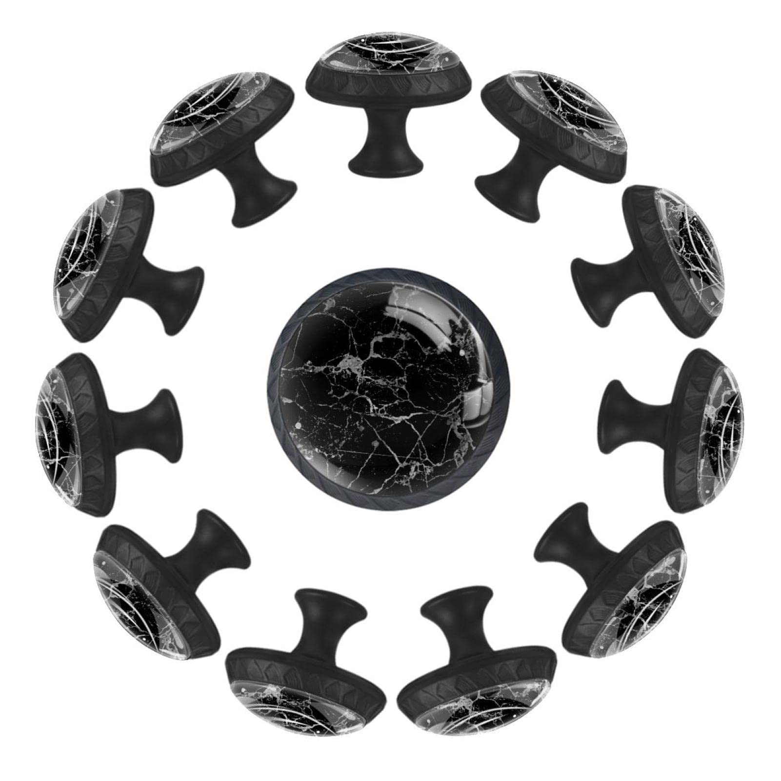 Boutons de tiroir en verre pour relooker la cuisine avec un motif marbre chic