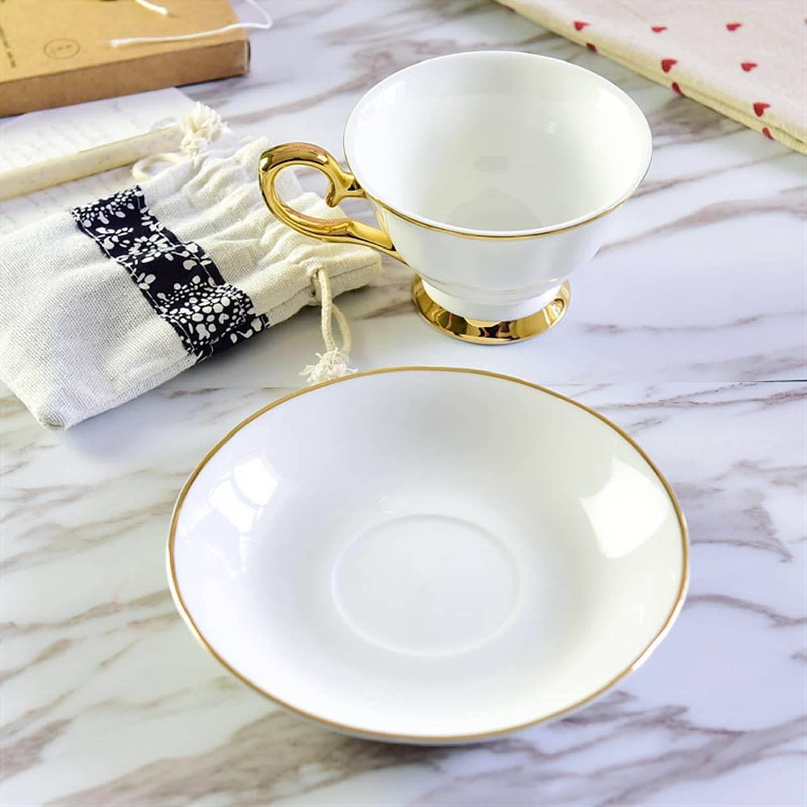 Zestaw kubków do herbaty i spodków wielokrotnego użytku porcelany kostnej filiżanki do espresso filiżanki luksusowa herbata ananasowa filiżanka śniadaniowa kubek kawy