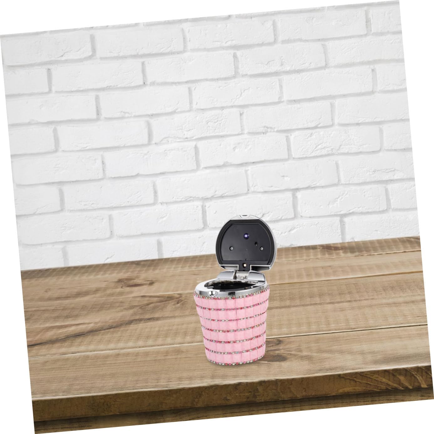 LED Light Car Ashtray with Lid Portable Plastic Ashtray for Auto Cup Holder for Smokers for Home and Office Use